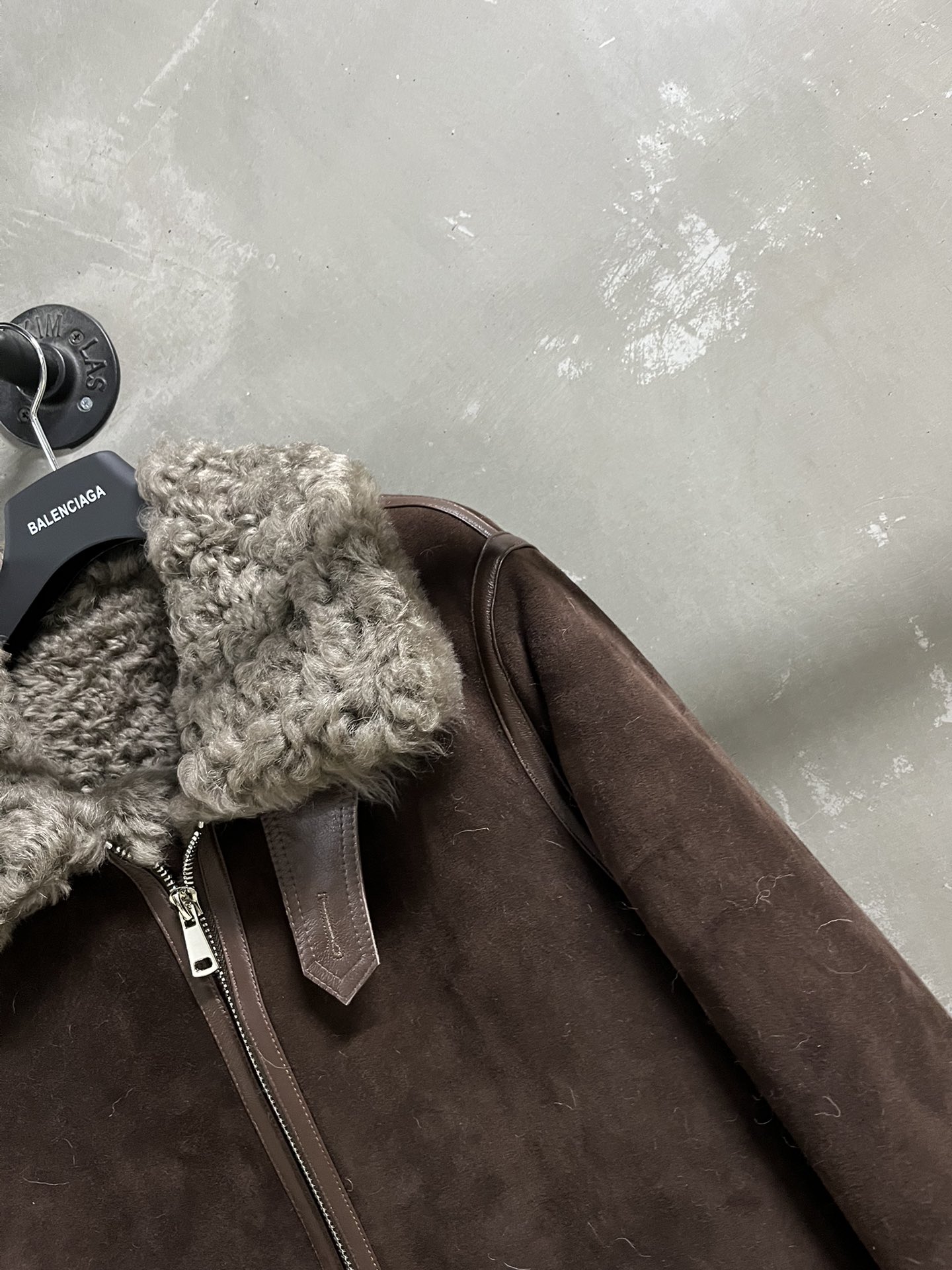 Balenciaga Profile 2024: Stylish Melinose Wool Single for Fall Quarter - 图片 2