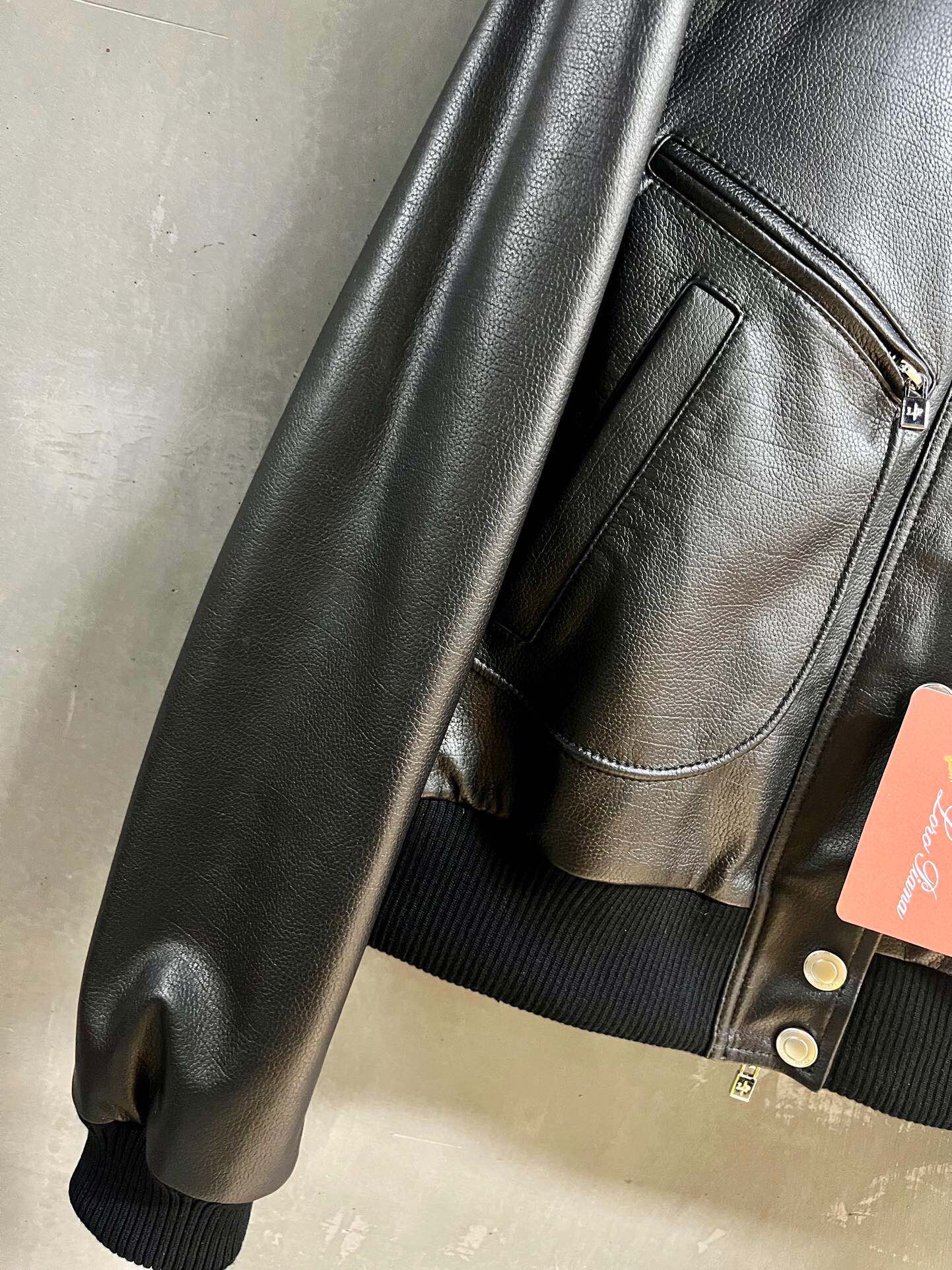 Stylish Imported Lamb Leather Female Suit in One-Size-Fits-All Packaging with Hardware. - 图片 4
