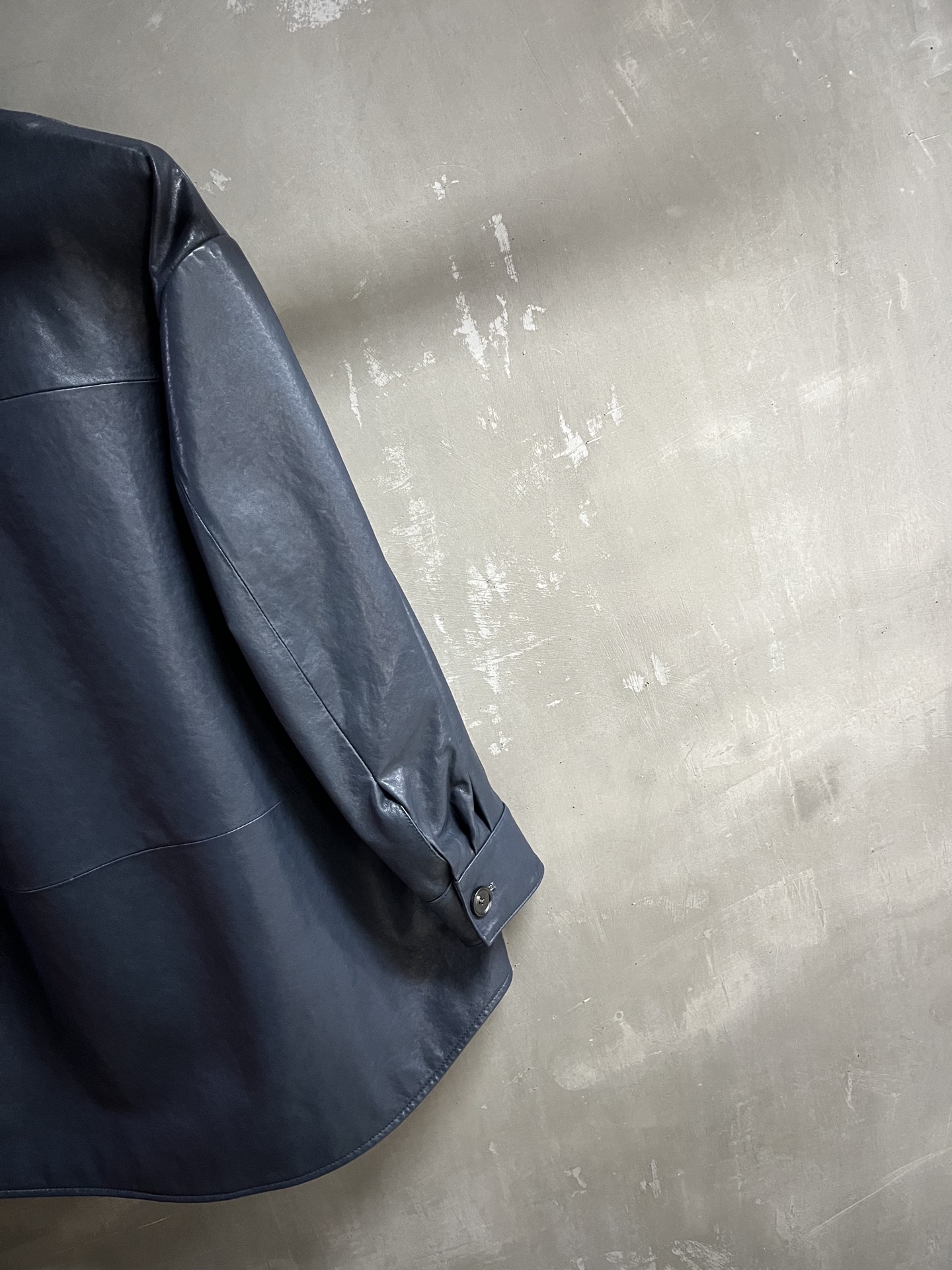 “Stylish One-Size-Fits-All Female Outfit: P2645 Balenci*ga Leather Spring Suit 2025” - 图片 7