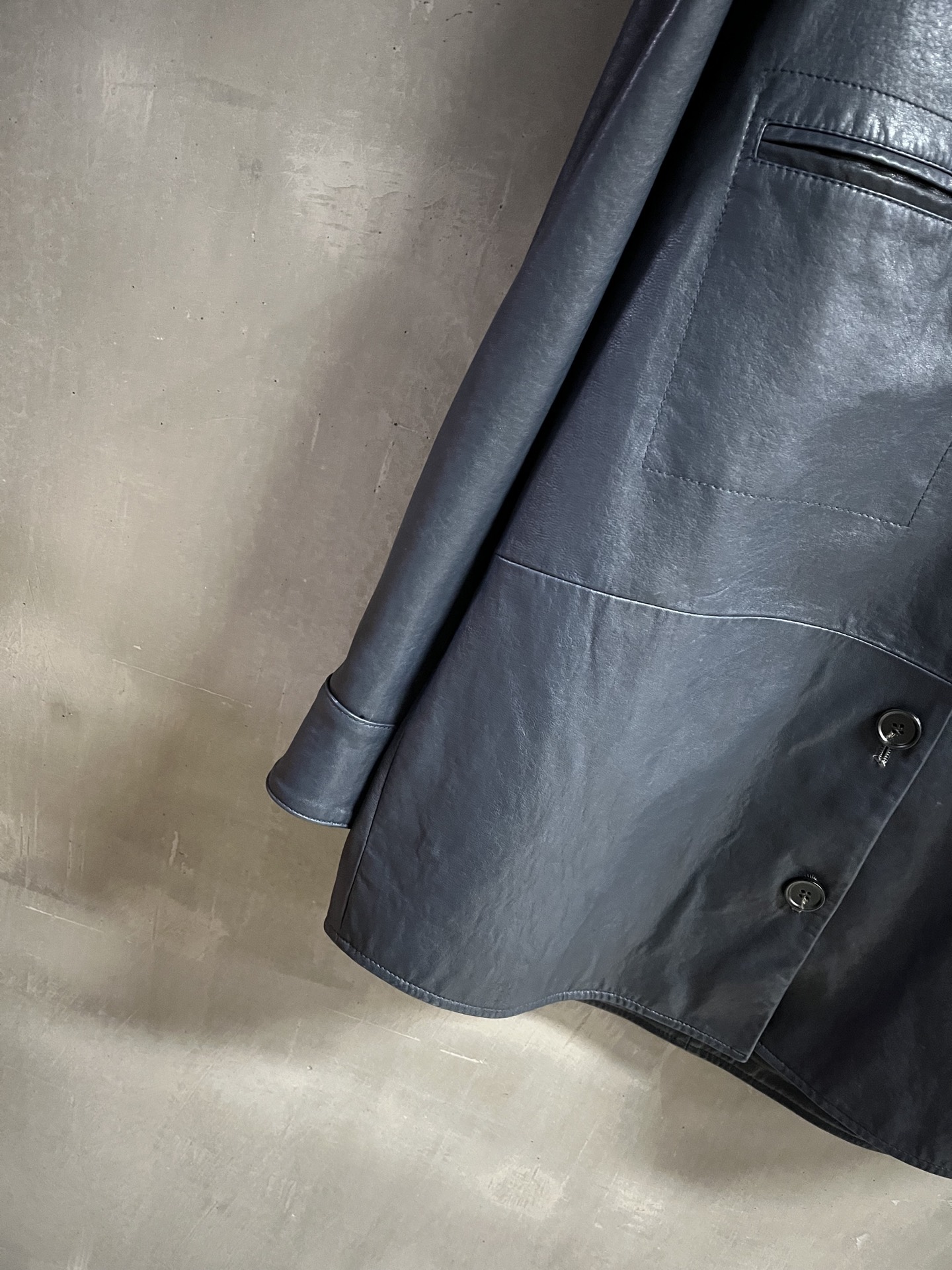 “Stylish One-Size-Fits-All Female Outfit: P2645 Balenci*ga Leather Spring Suit 2025” - 图片 2