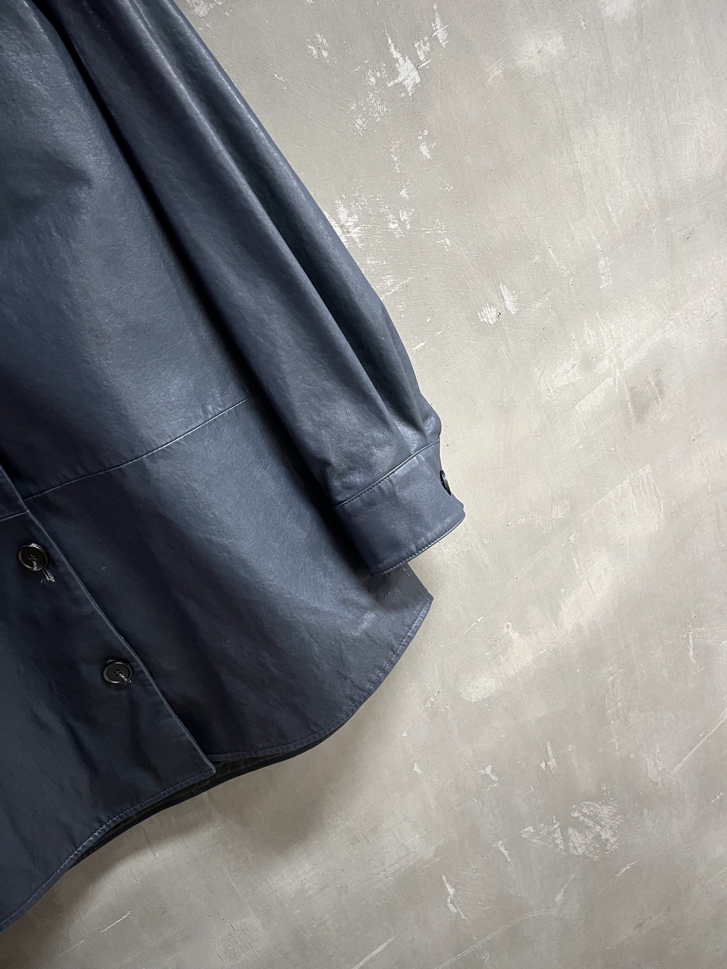 “Stylish One-Size-Fits-All Female Outfit: P2645 Balenci*ga Leather Spring Suit 2025” - 图片 6