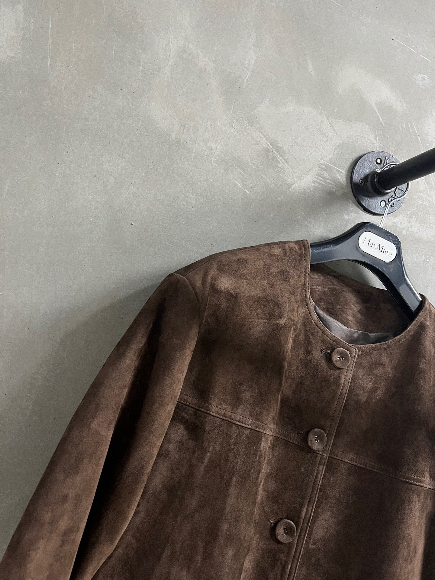 Stylish 2025 Spring Suit: P3174 with Leather Face and Turkish Wool Blend. - 图片 2