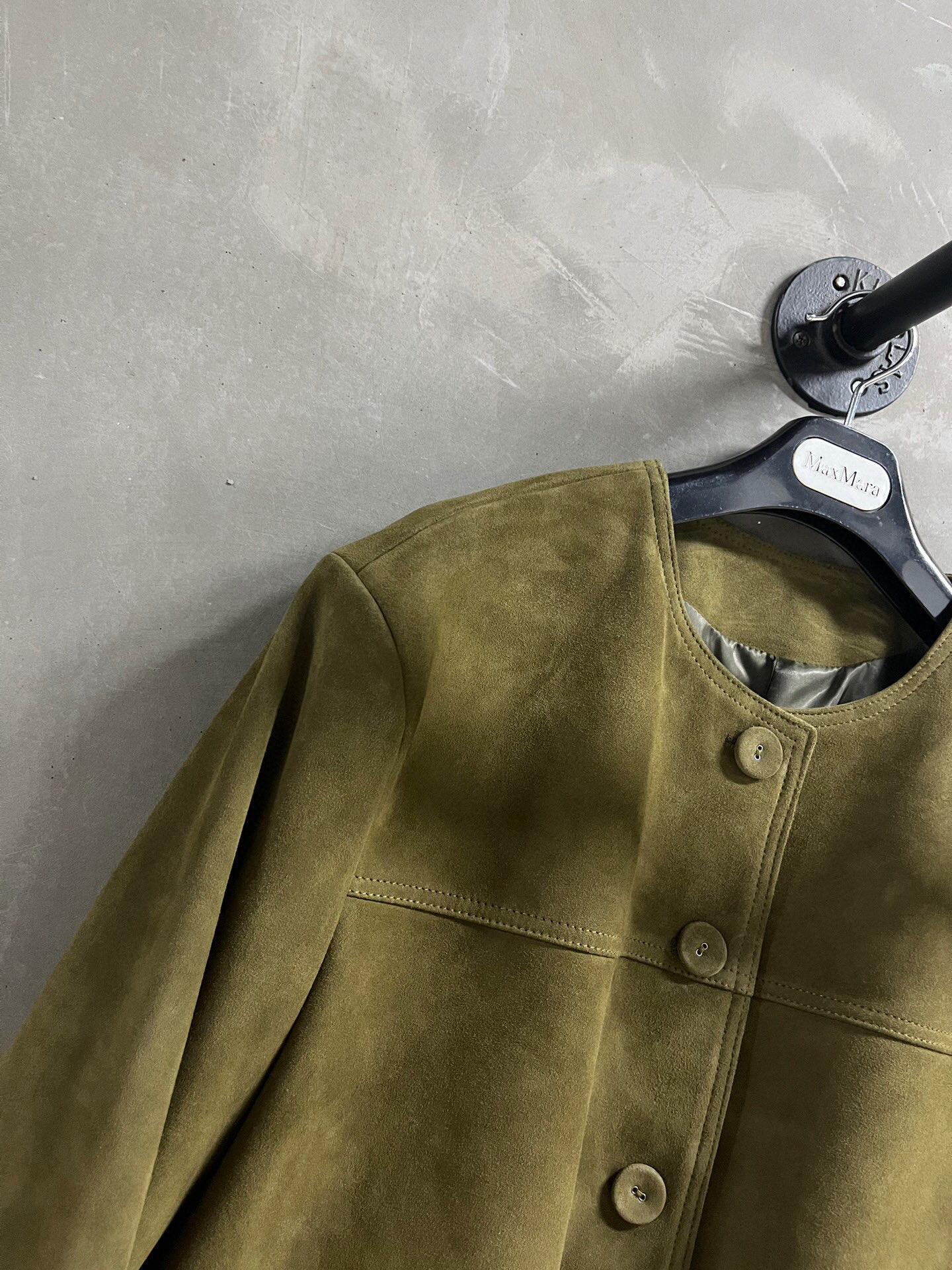 “2025 Spring Suit: P3174 with Stylish Leather Face and Turkish Wool Blend” - 图片 2