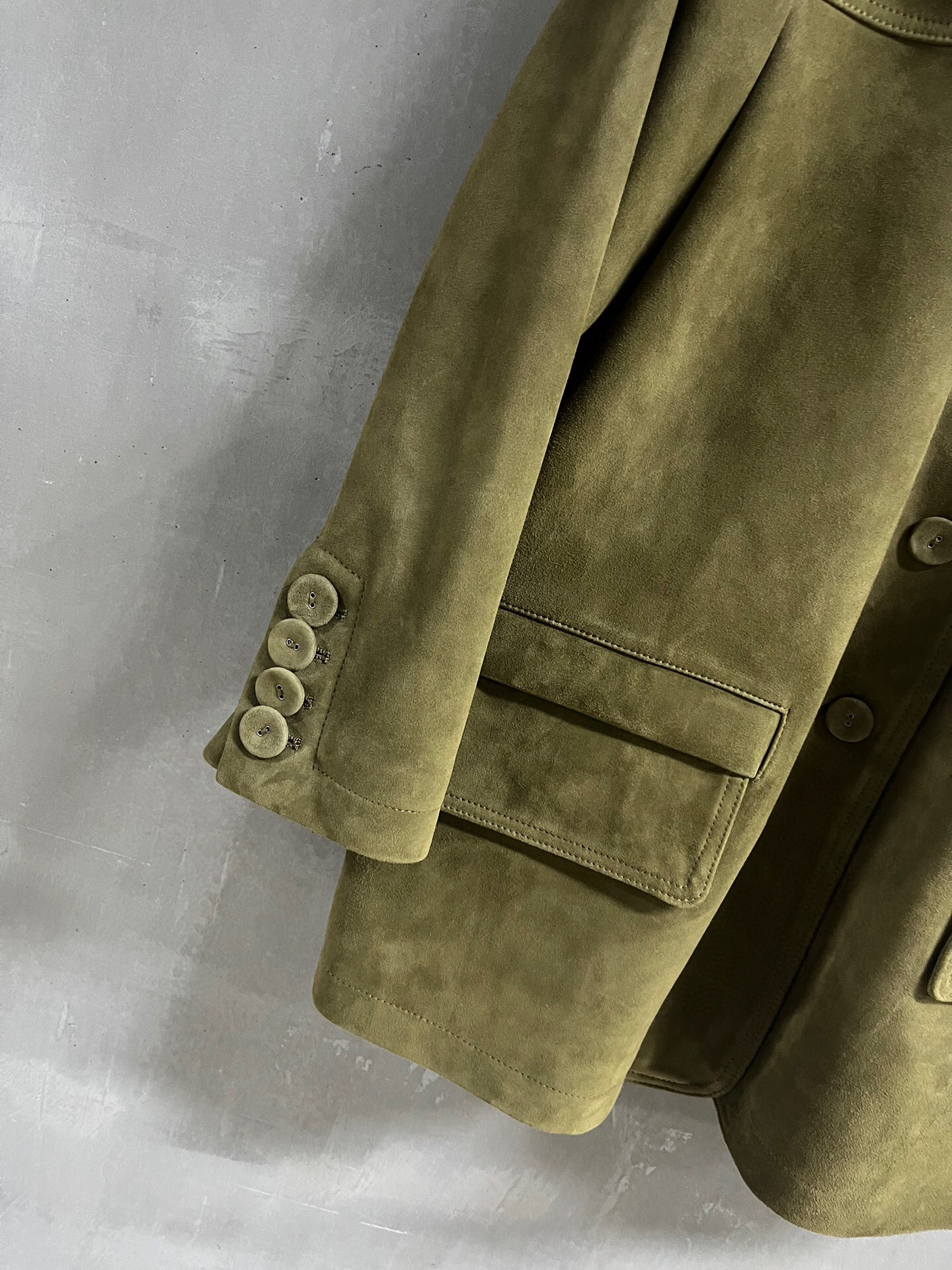 “2025 Spring Suit: P3174 with Stylish Leather Face and Turkish Wool Blend” - 图片 6