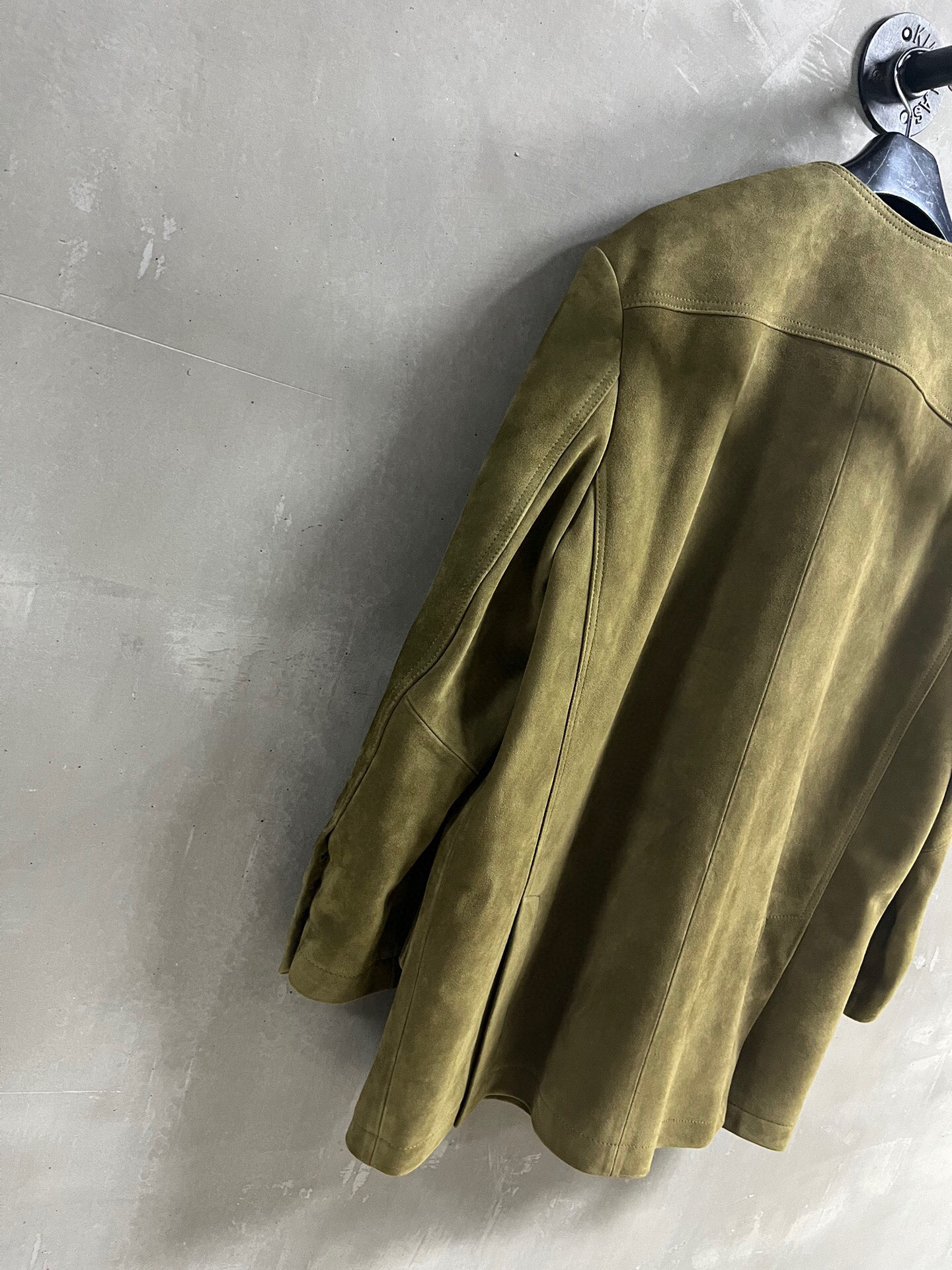 “2025 Spring Suit: P3174 with Stylish Leather Face and Turkish Wool Blend” - 图片 8