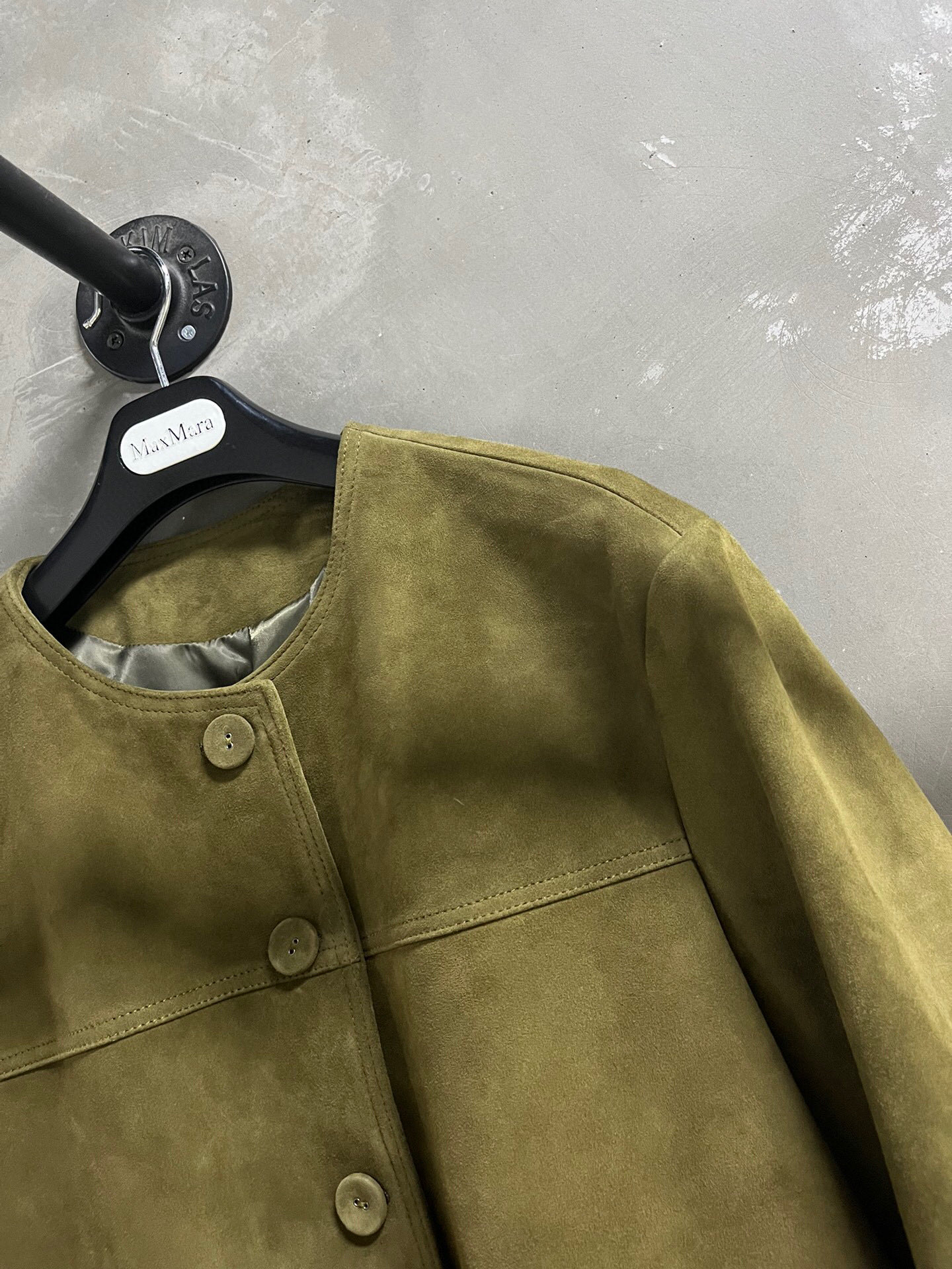“2025 Spring Suit: P3174 with Stylish Leather Face and Turkish Wool Blend” - 图片 5