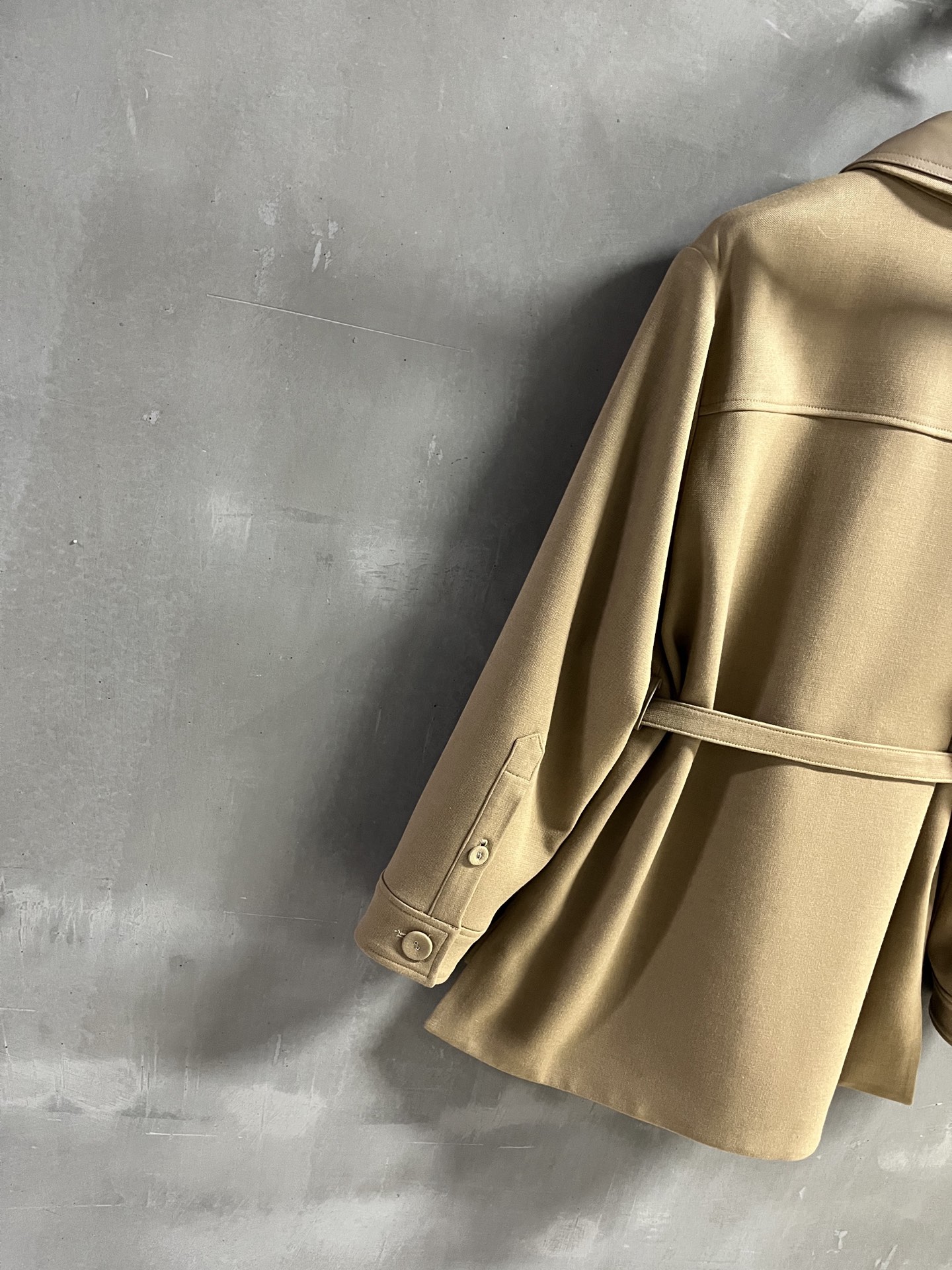 Stylish One-Size-Fits-All Female Outfit: P1794 with Dust-Proof Bag “Fend” - 图片 8
