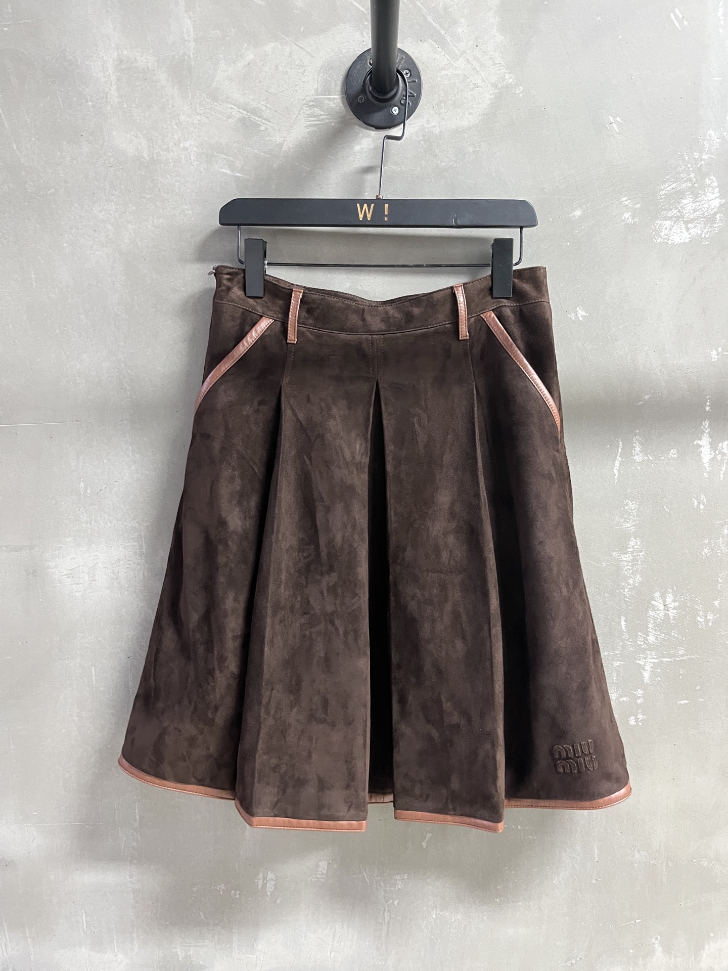 Miu Miu Inspired Leather Midi Skirt - Stylish & Versatile Fall Fashion 3 i1752582350051 6516 0 0
