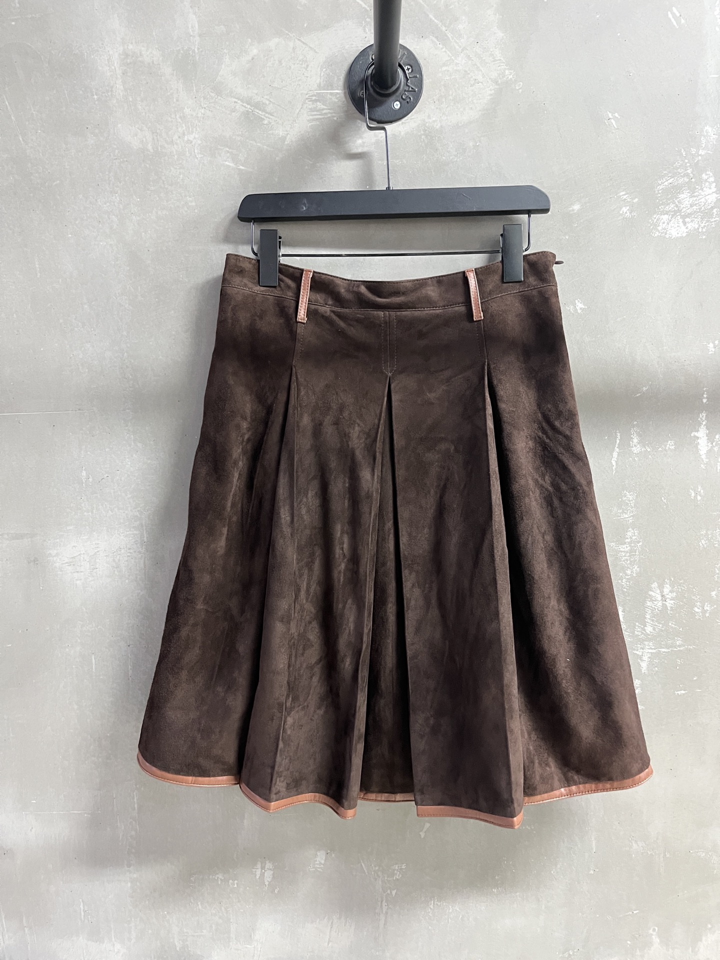 Miu Miu Inspired Leather Midi Skirt - Stylish & Versatile Fall Fashion 10 i1752582350143 3803 0 8