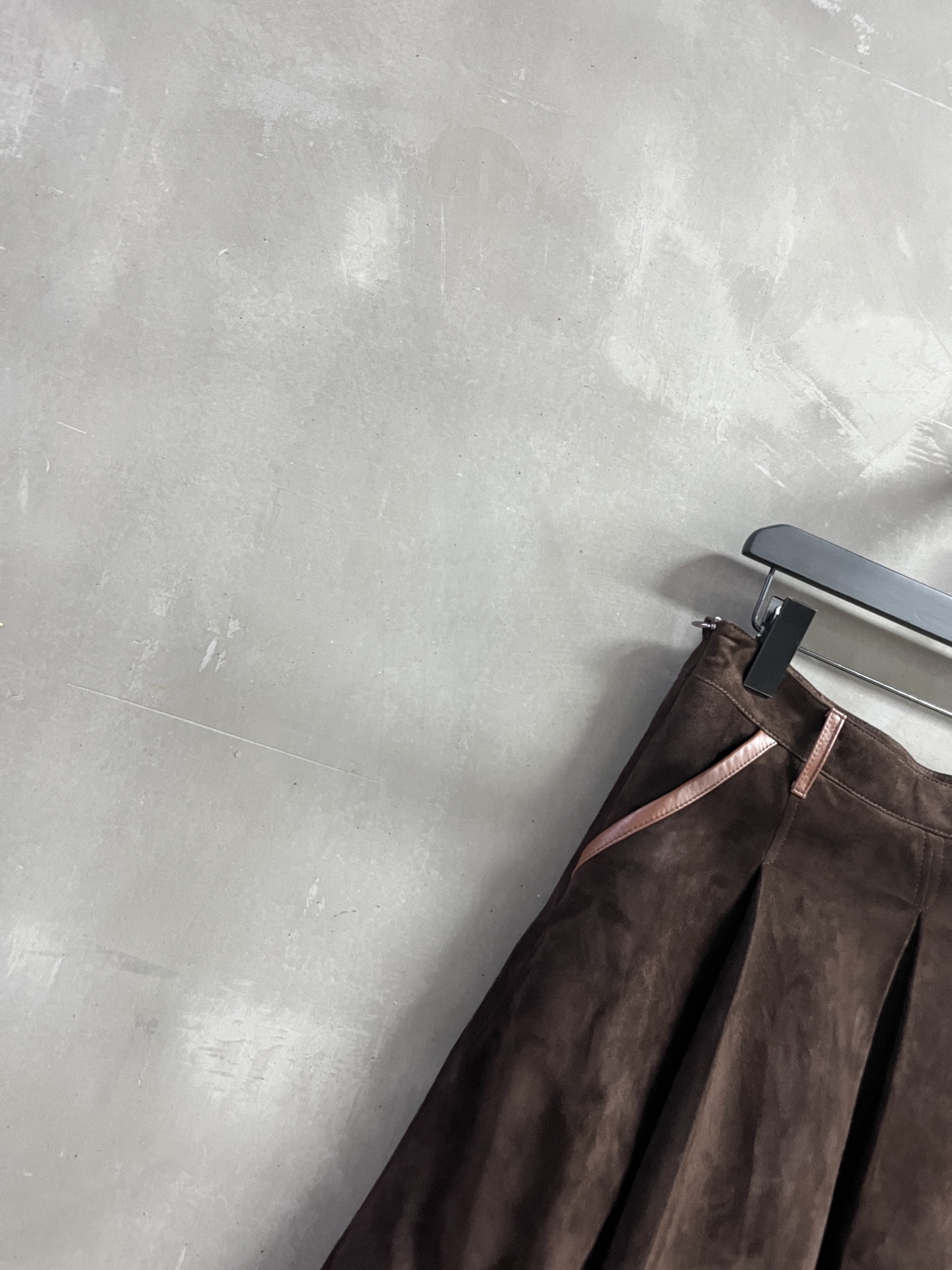Miu Miu Inspired Leather Midi Skirt - Stylish & Versatile Fall Fashion 4 i1752582376452 6463 0 1