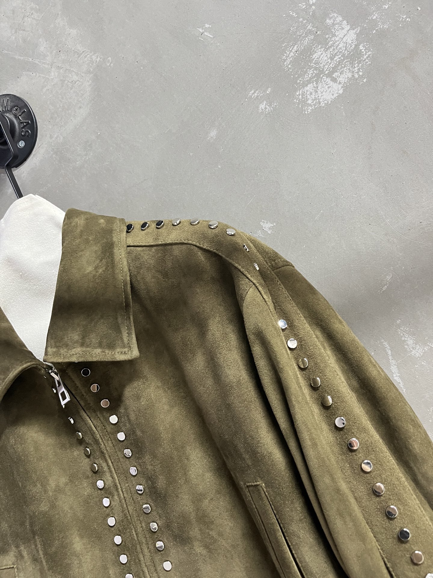 Loewe Lambskin Leather Jacket - Stylish & Versatile Fall Fashion 6 i1753103514923 865 0 3