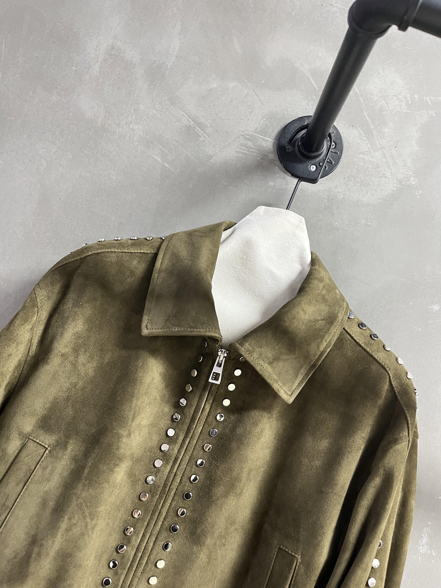 Loewe Lambskin Leather Jacket - Stylish & Versatile Fall Fashion 7 i1753103517966 3266 0 4