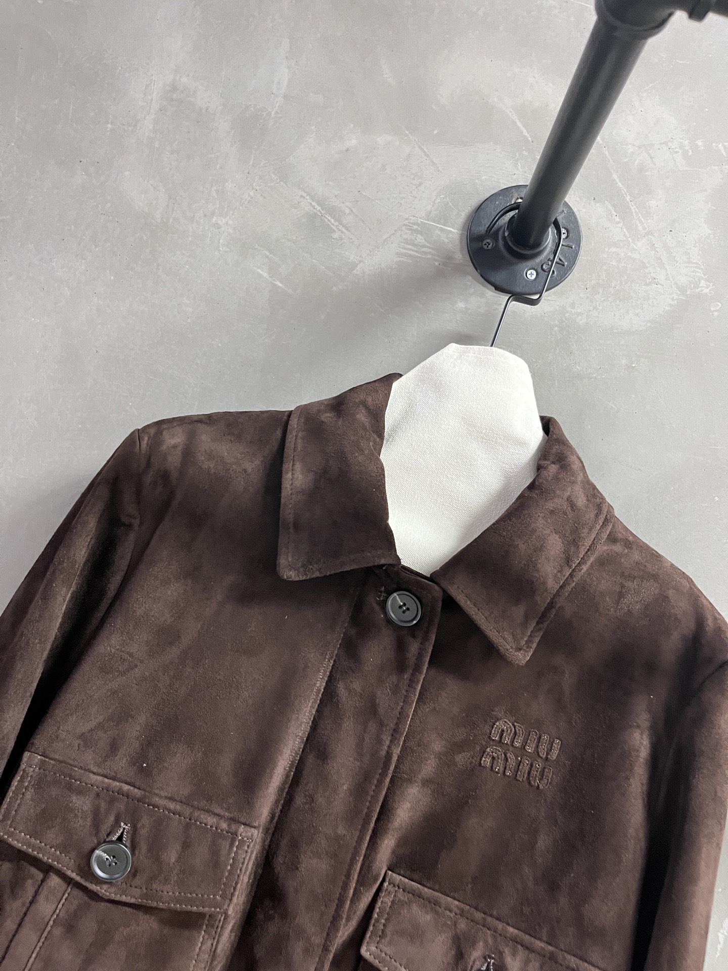 Miu Miu 2025 Fall Collection Lambskin Leather Jacket - Stylish & Versatile 7 i1753257694043 2003 0 4
