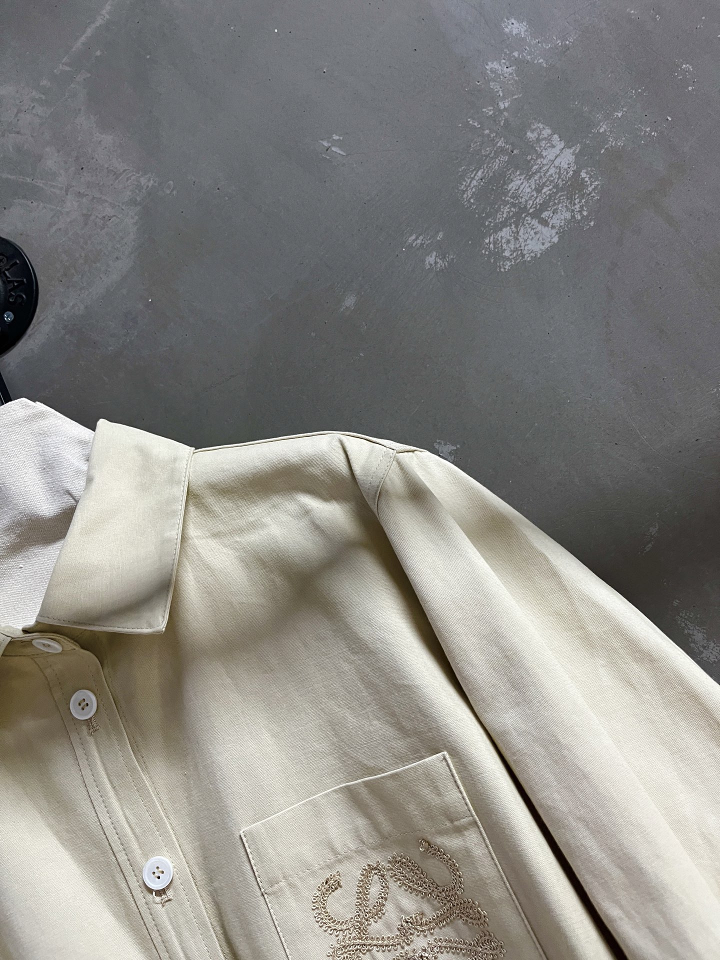 Loewe Cropped Leather Shirt - Chic & Versatile Autumn Essential 7 i1753454795135 9798 0 4