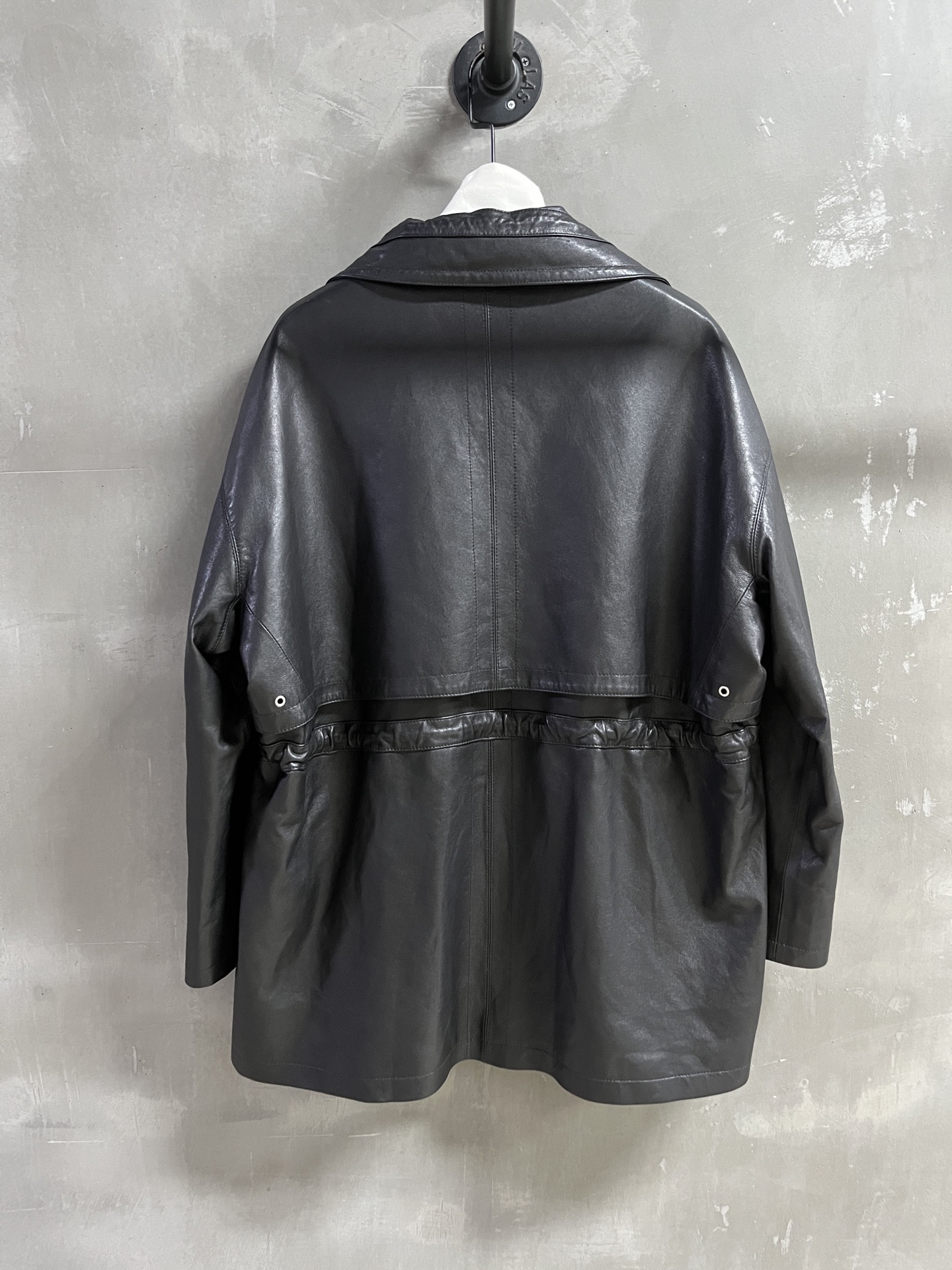 “Stylish One-Size-Fits-All Female Outfit: P3072 with Turkish Lambs Leather, 2025 Profile” - 图片 9
