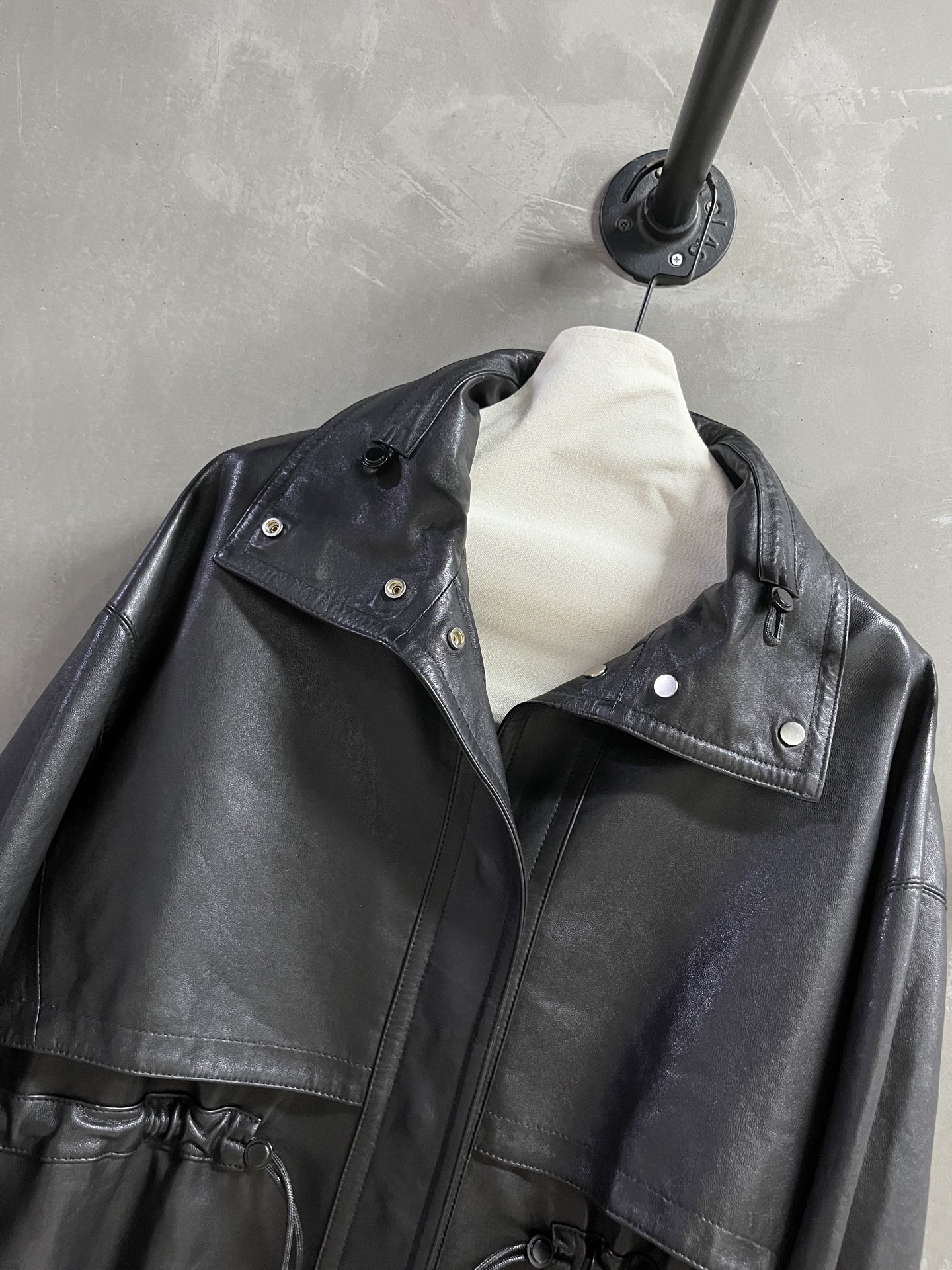 “Stylish One-Size-Fits-All Female Outfit: P3072 with Turkish Lambs Leather, 2025 Profile” - 图片 5