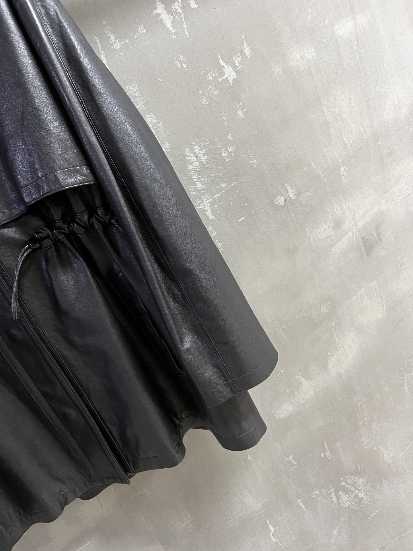 “Stylish One-Size-Fits-All Female Outfit: P3072 with Turkish Lambs Leather, 2025 Profile” - 图片 6
