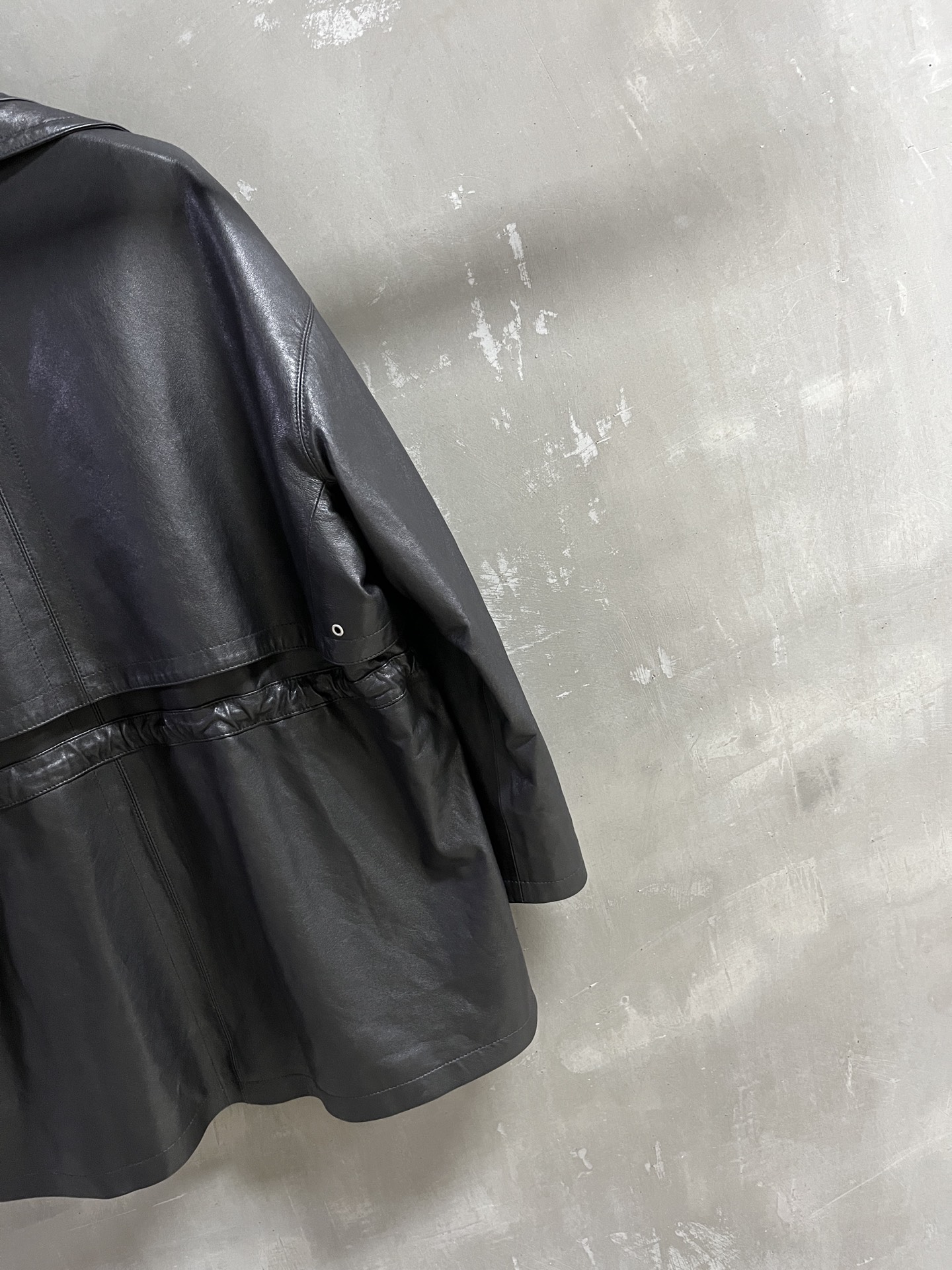 “Stylish One-Size-Fits-All Female Outfit: P3072 with Turkish Lambs Leather, 2025 Profile” - 图片 7