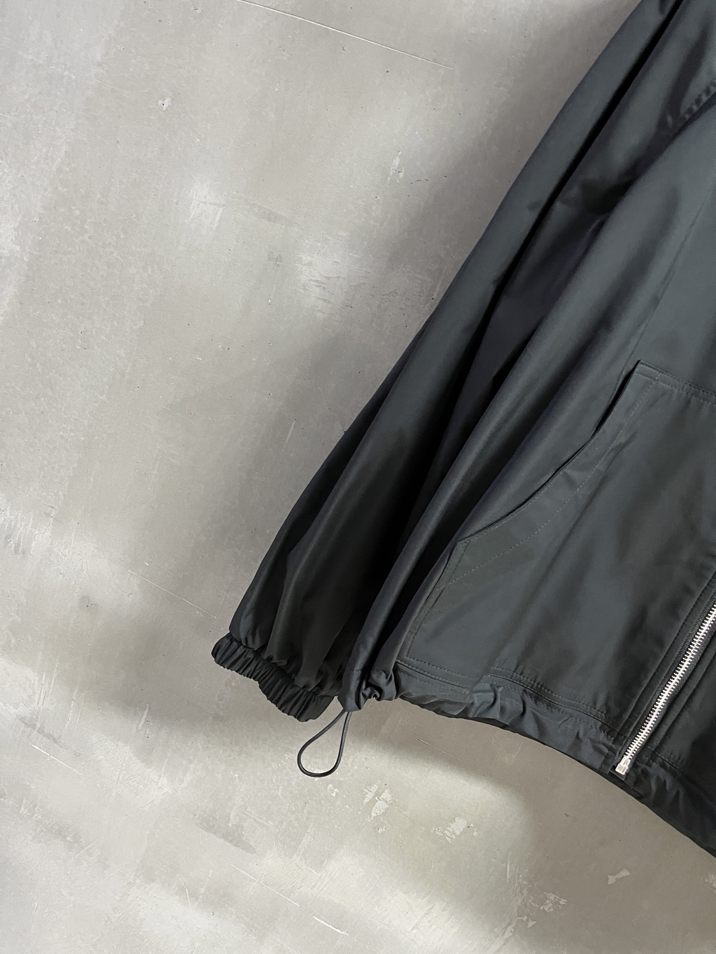 P1872 Women’s One-Size-Fits-All Suit with Stylish 2025 Autumn Design – High-Weave Density Fabric - 图片 3