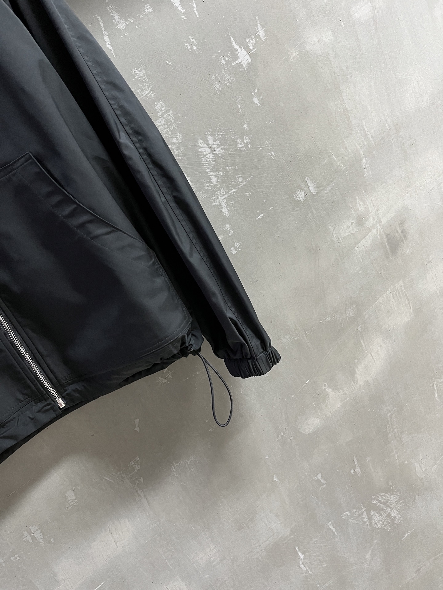 P1872 Women’s One-Size-Fits-All Suit with Stylish 2025 Autumn Design – High-Weave Density Fabric - 图片 2