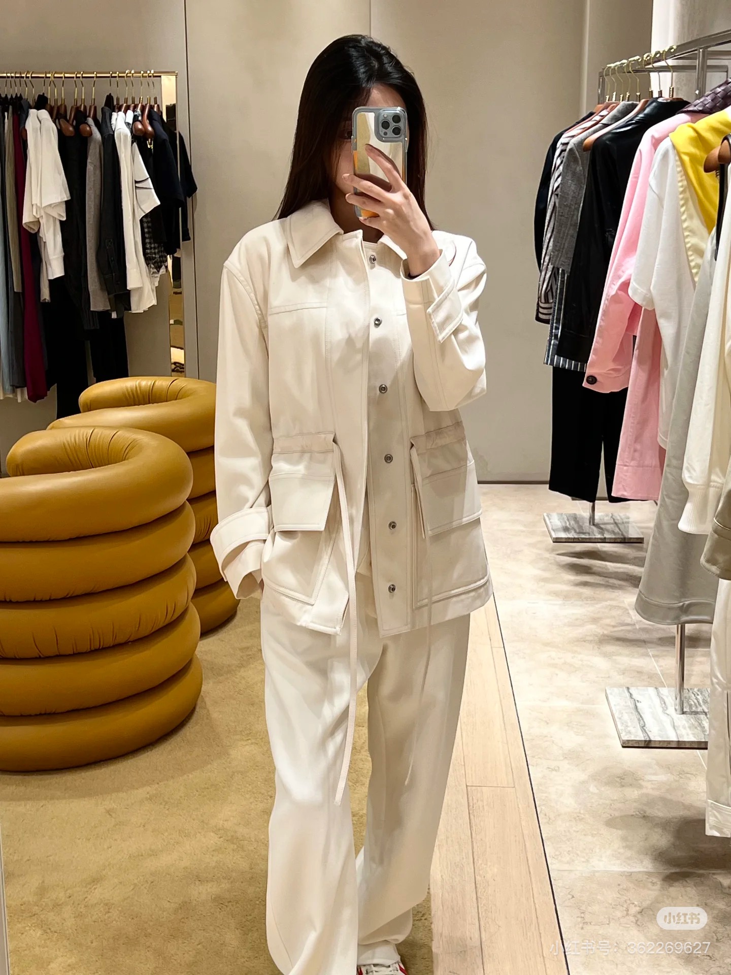 A happy hunting jacket - 图片 1