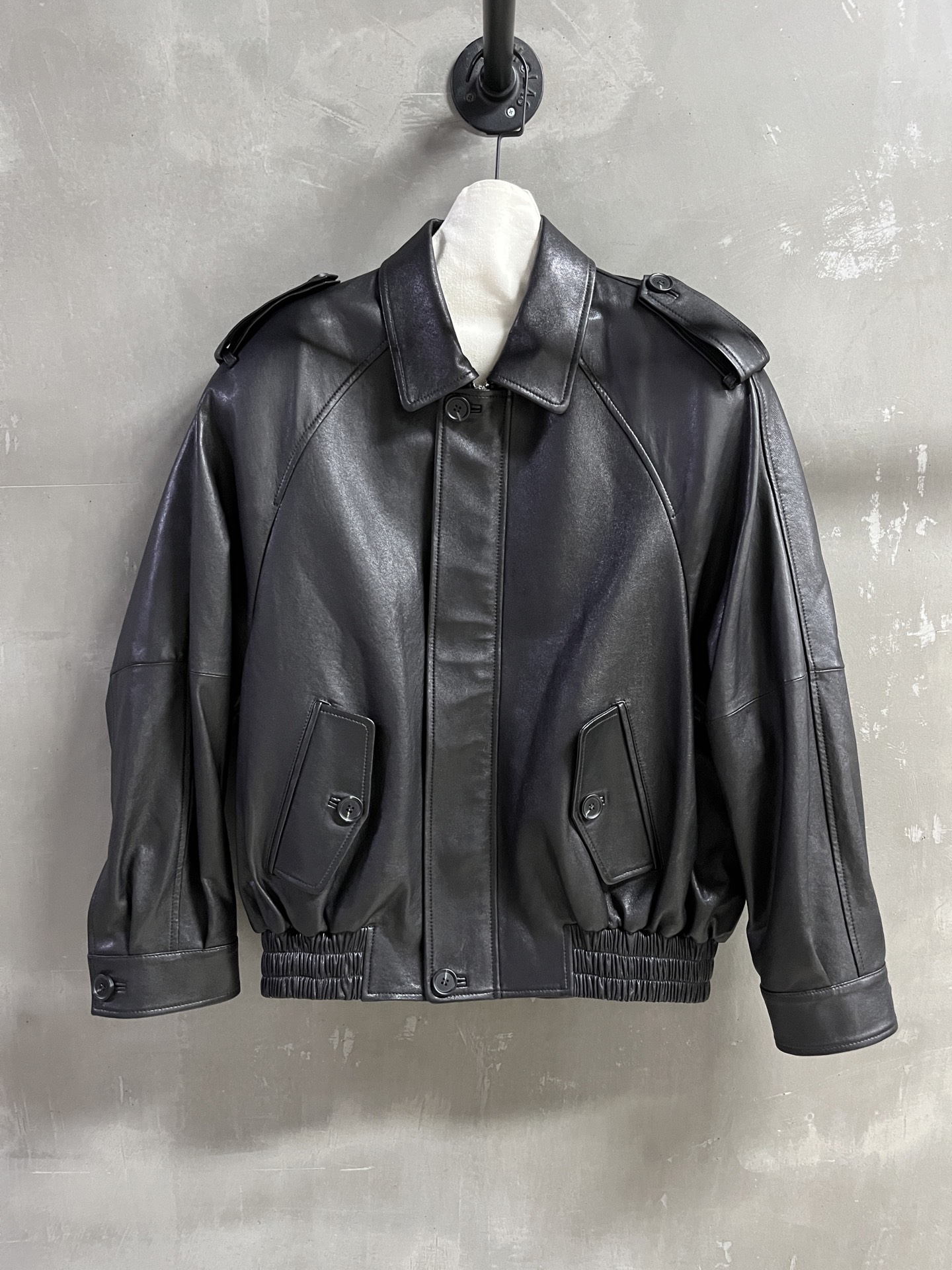 Saint Laurent Leather Jacket: 2025 Fall Collection, Unisex, Stylish & Versatile 3 i1754030368710 3371 0 0