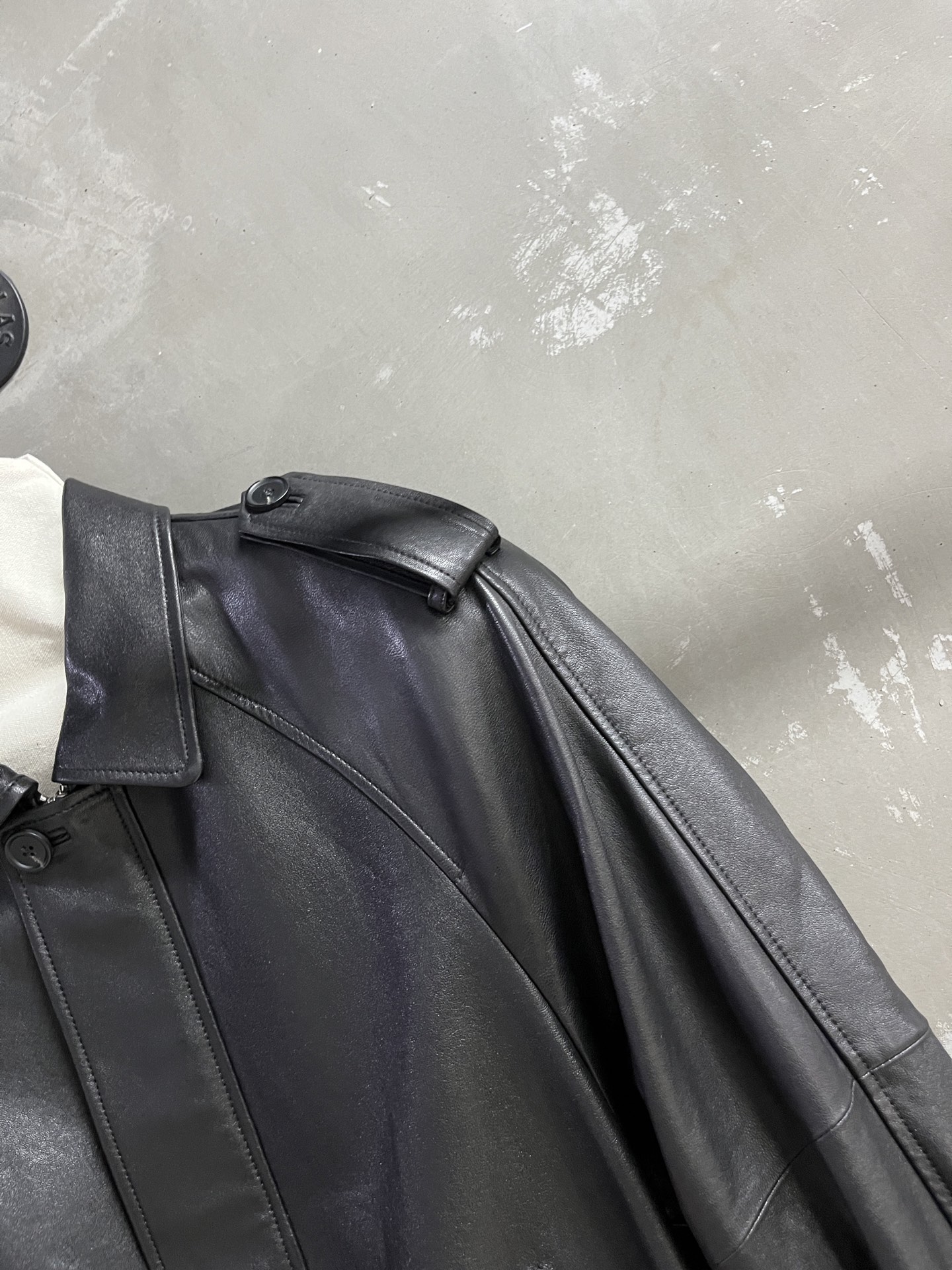Saint Laurent Leather Jacket: 2025 Fall Collection, Unisex, Stylish & Versatile 6 i1754030371562 407 0 3