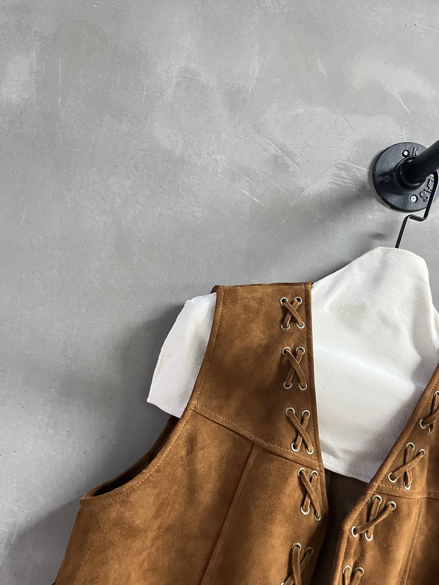 Miu Miu Vintage Style Vest - Slim Fit, Ethnic Design, Fall 2025 Collection 6 i1754120561732 803 0 3