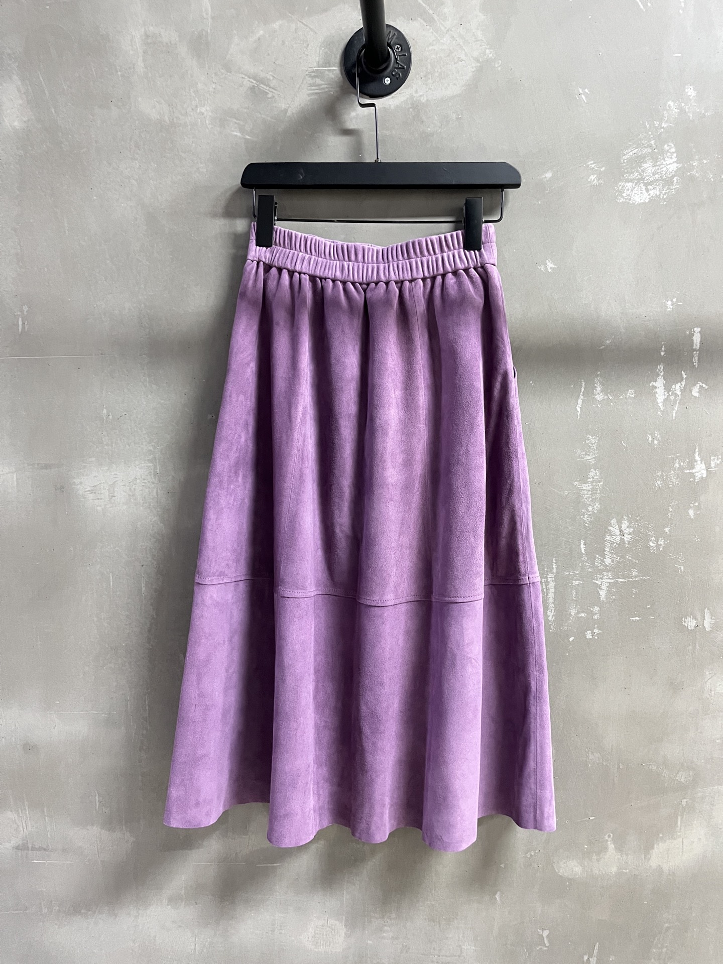 Miu Miu Vintage High Waist A-Line Midi Skirt - Elegant & Timeless Style 10 i1754121260665 7496 0 8