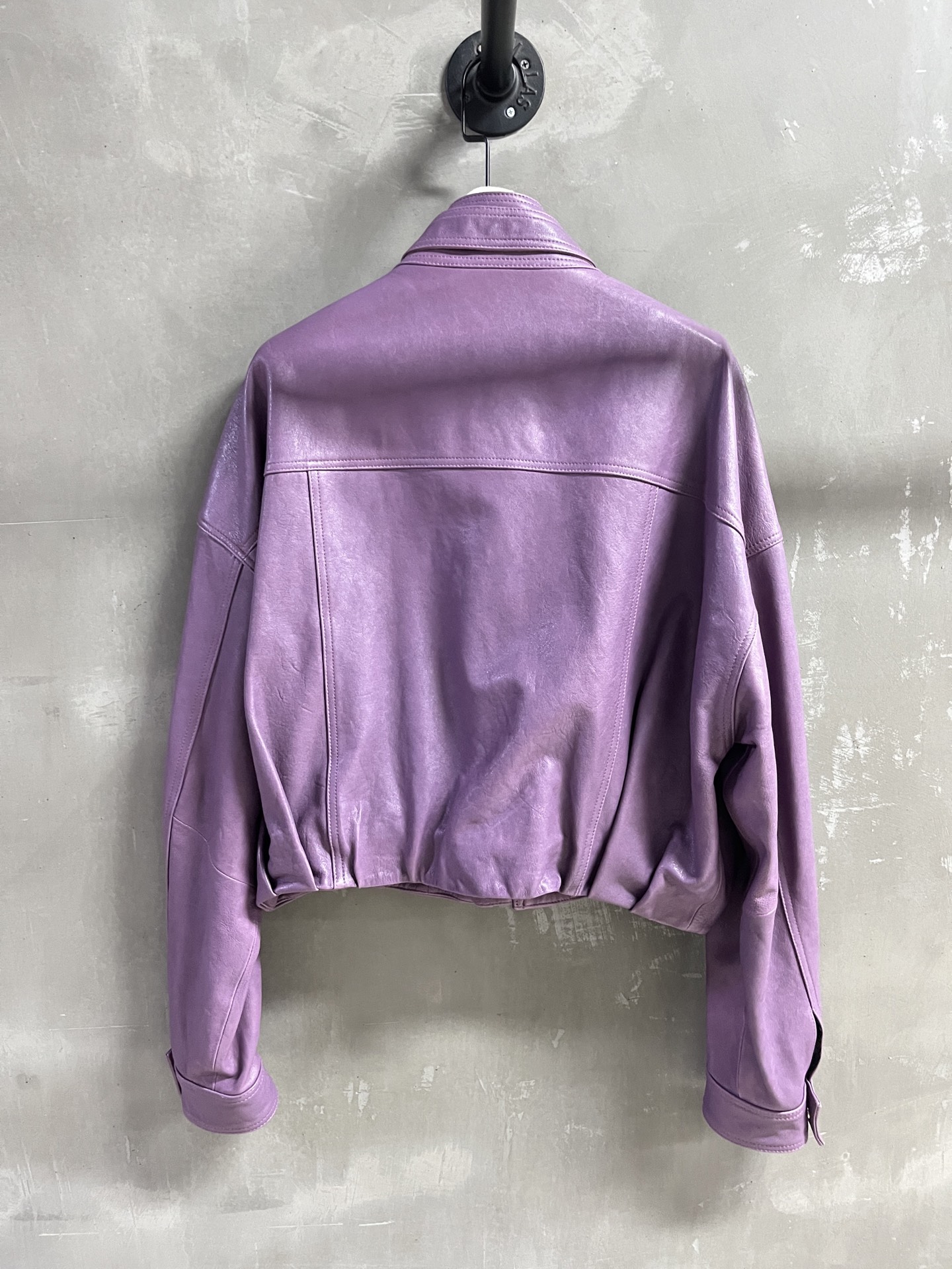 Balenci*ga Female Goatskin Suit: Stylish Wide Shoulder Design, Dust-Proof Bag Included - 图片 9