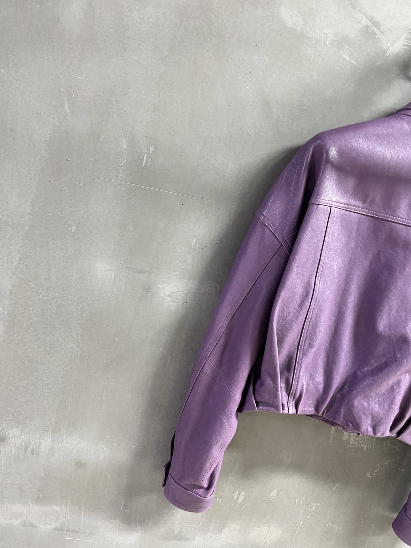 Balenci*ga Female Goatskin Suit: Stylish Wide Shoulder Design, Dust-Proof Bag Included - 图片 7