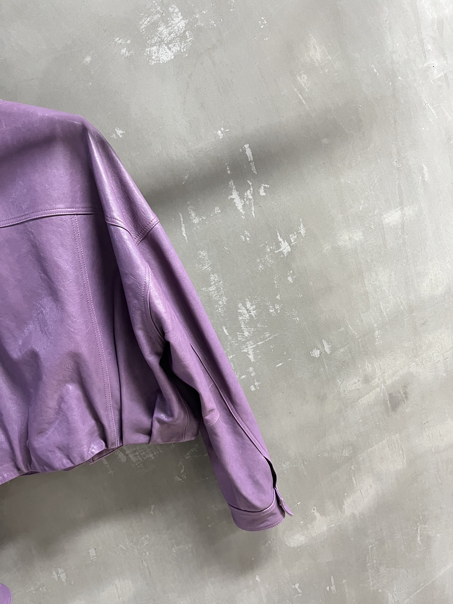 Balenci*ga Female Goatskin Suit: Stylish Wide Shoulder Design, Dust-Proof Bag Included - 图片 8