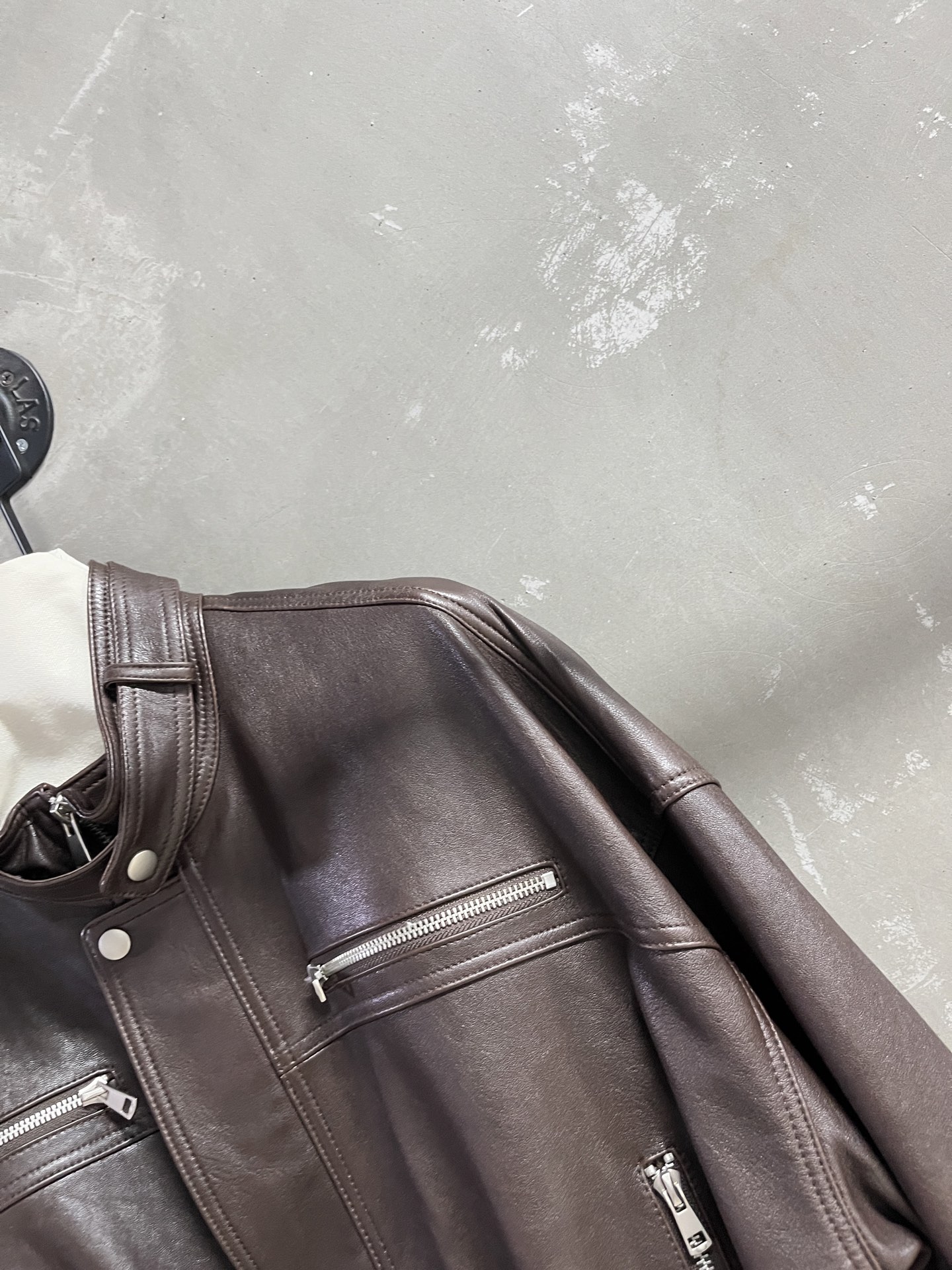 Balenci*ga Female Goatskin Suit: Stylish Design, Dust-Proof Bag Included, S-L Sizes. - 图片 4