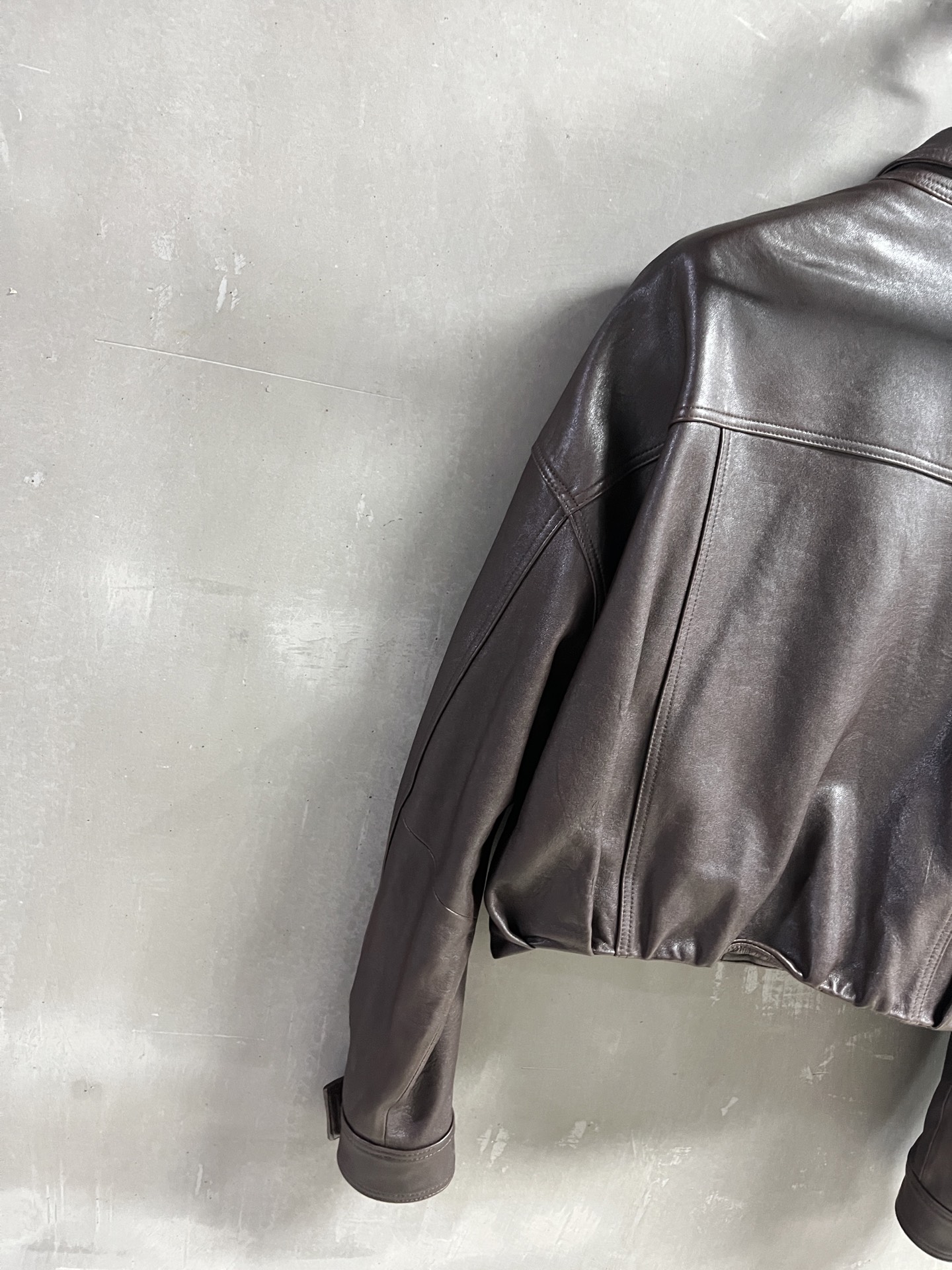 Balenci*ga Female Goatskin Suit: Stylish Design, Dust-Proof Bag Included, S-L Sizes. - 图片 8
