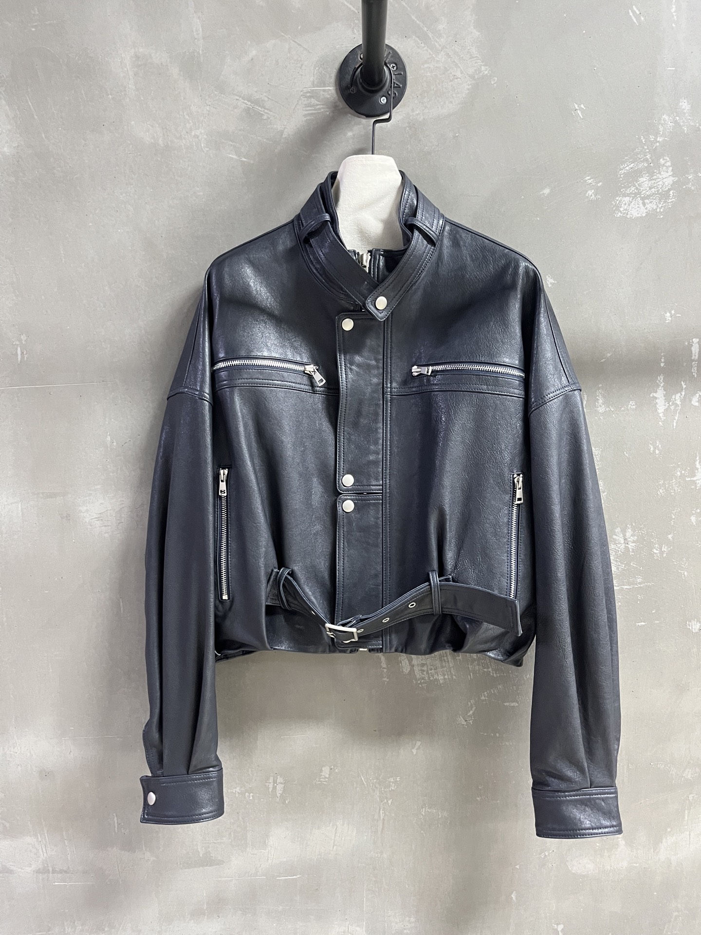 Balenci*ga Goatskin Female Suit: Stylish Design, Dust-Proof Bag, Wide Shoulders. - 图片 1