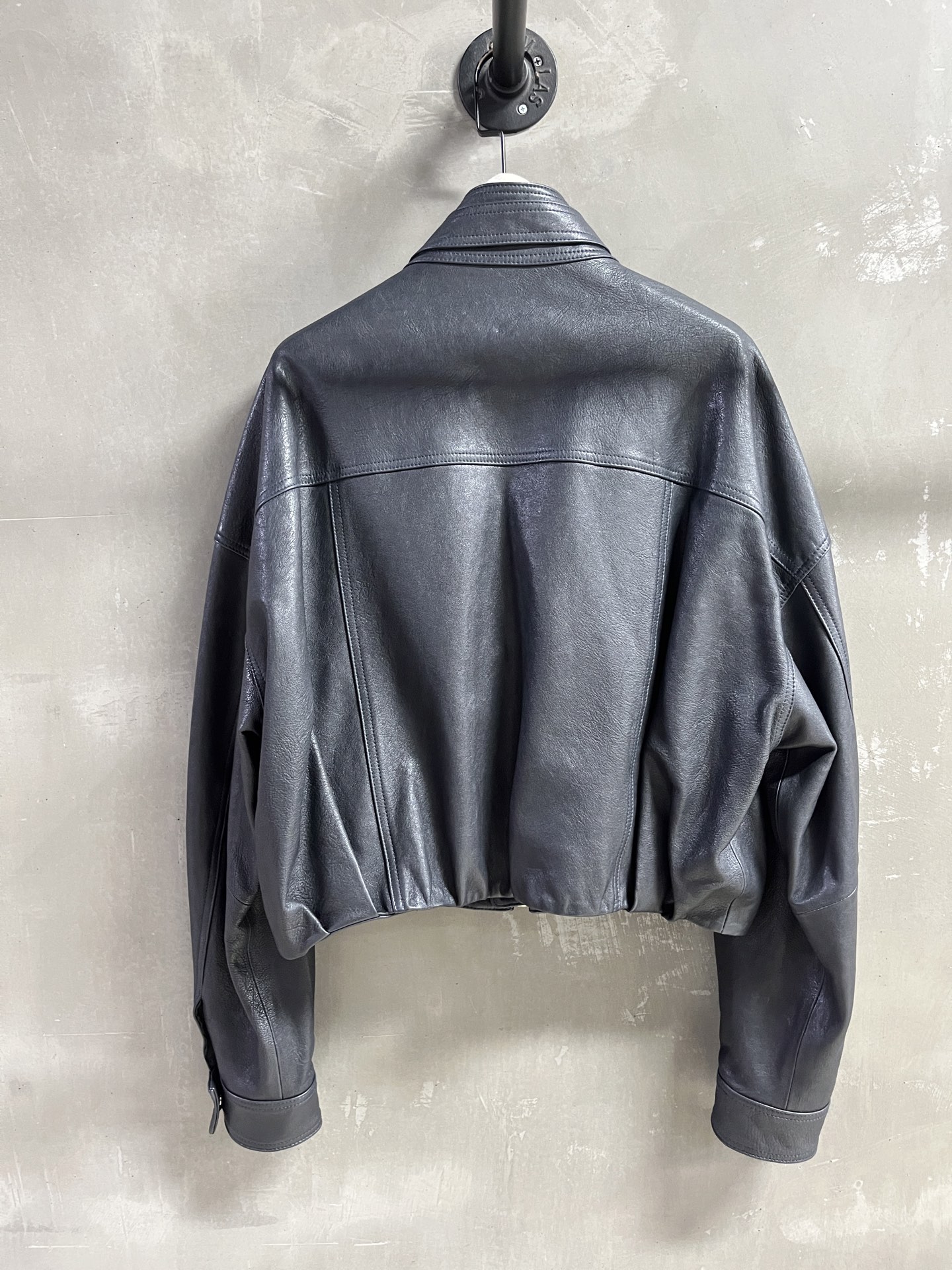 Balenci*ga Goatskin Female Suit: Stylish Design, Dust-Proof Bag, Wide Shoulders. - 图片 9