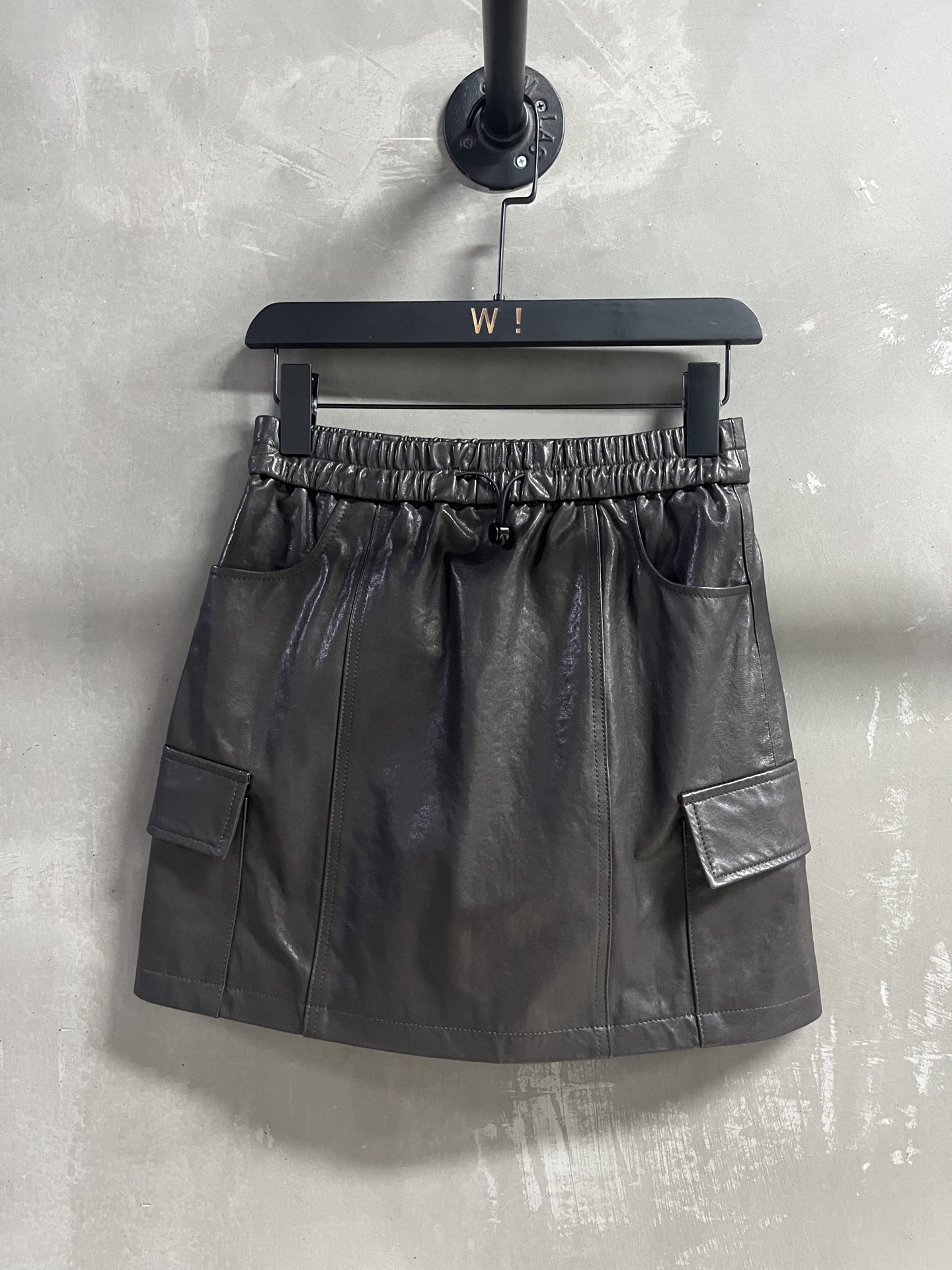 Fashionable Leather Suit for Women: P1488 with 2025 Autumn Profile in M-XL Sizes - 图片 1