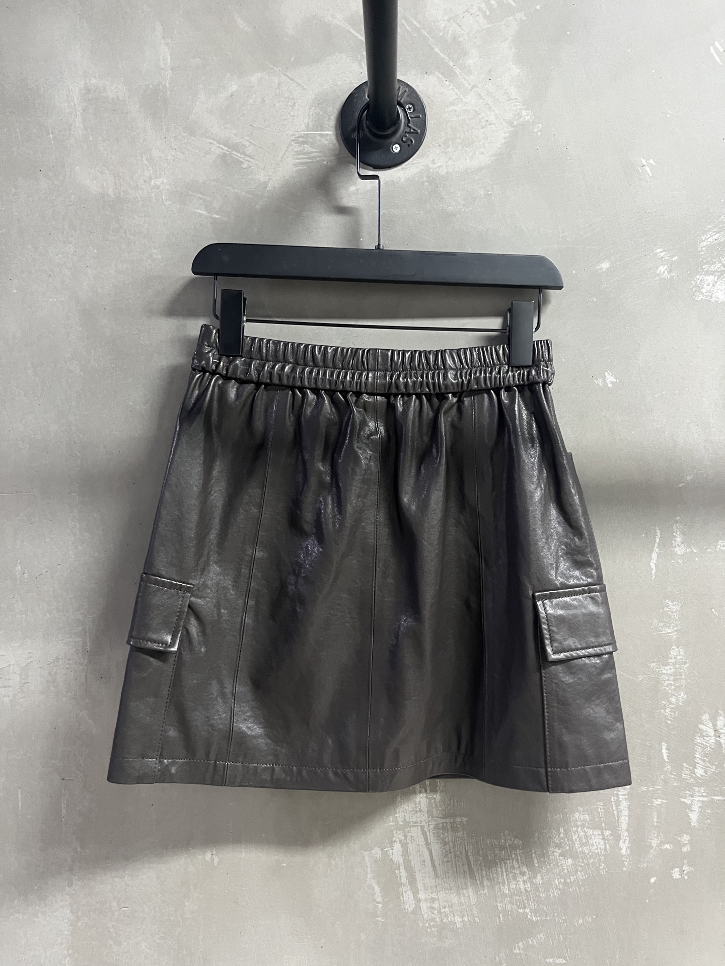 Fashionable Leather Suit for Women: P1488 with 2025 Autumn Profile in M-XL Sizes - 图片 6
