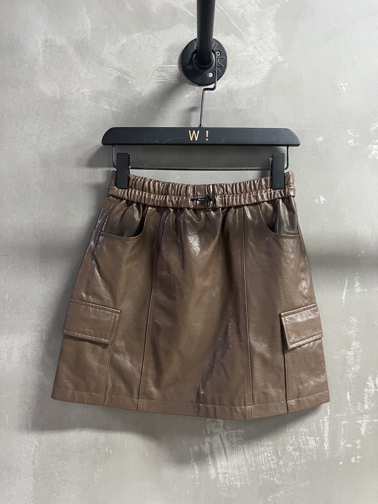 Fashionable One-Size-Fits-All Female Suit: P1488 Leather Suit Details for 2025 Autumn