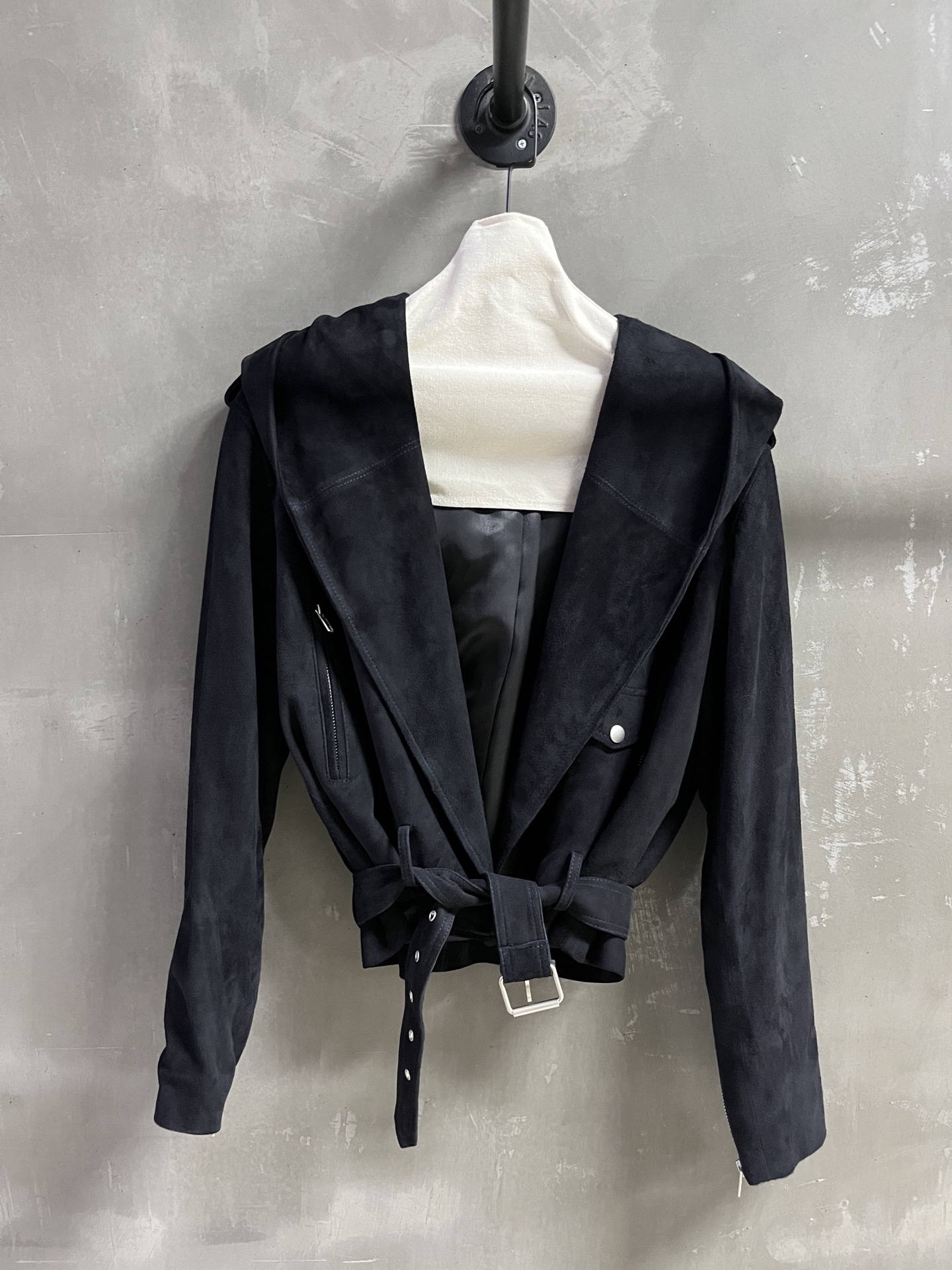 ALAÏA Hooded Leather Jacket - Classic Design, Versatile Style 3 i1754657744854 8923 0 0