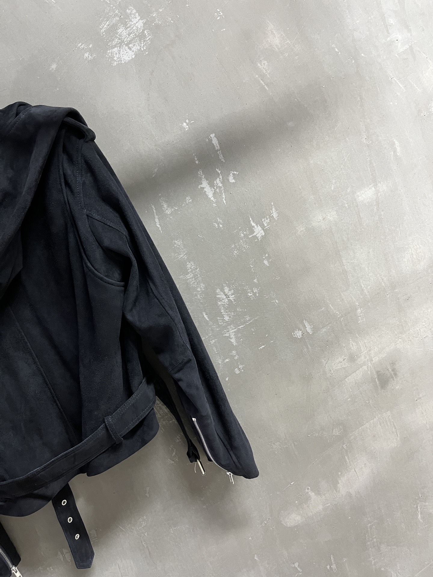 ALAÏA Hooded Leather Jacket - Classic Design, Versatile Style 9 i1754657876307 5052 0 6