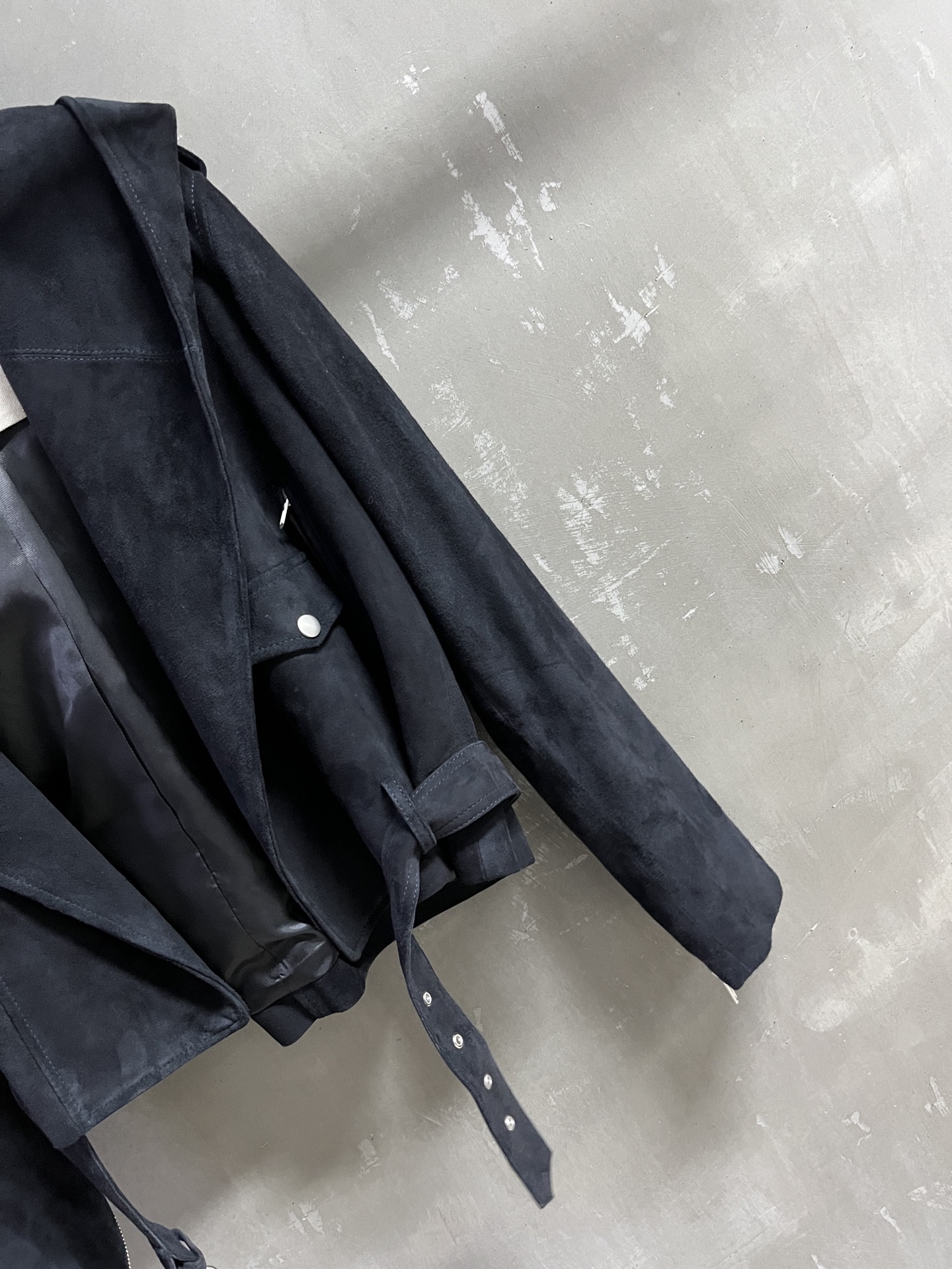 ALAÏA Hooded Leather Jacket - Classic Design, Versatile Style 7 i1754657877207 889 0 4