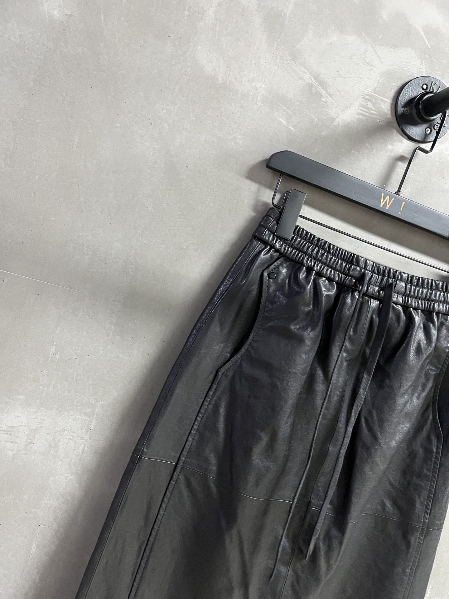 Title: P1872 One-Size-Fits-All Dress with Turkish Sheep-Skin Wrapper for The R*w Summary: Stylish, original dress with Turkish sheep-skin wrapper, fits M - 图片 2