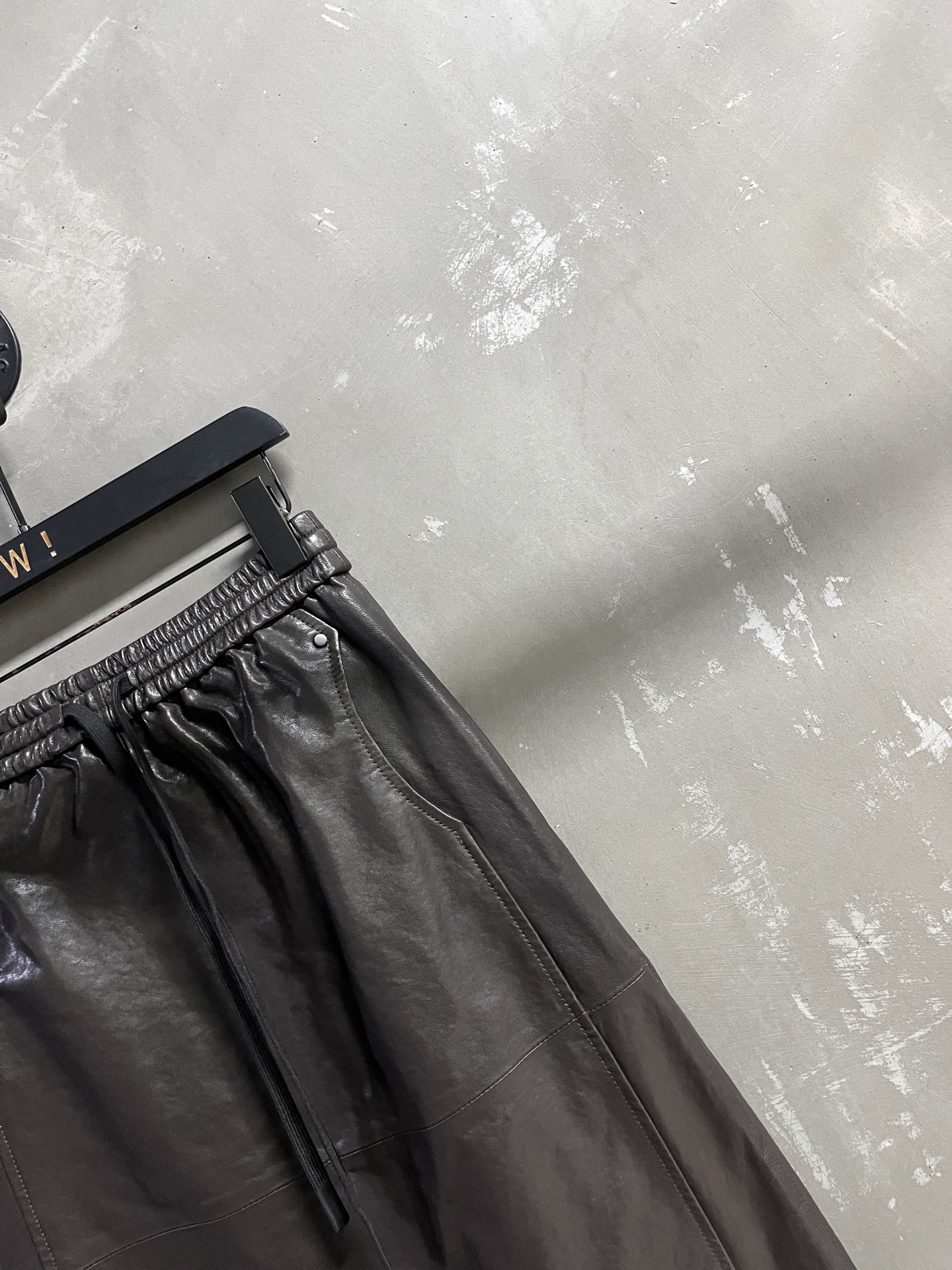 Title: P1872 Leather Dress for The R*w: Stylish, Sweet, and Cool Summary: One-size leather dress with Turkish sheep-skin, M-XL sizes, easy fit for - 图片 2