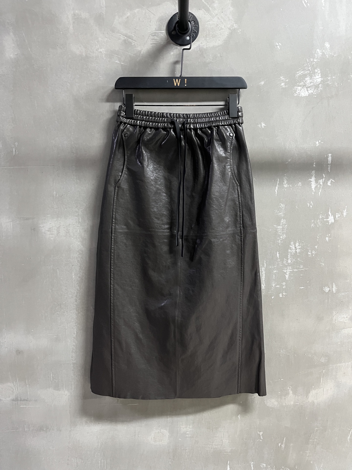 Title: P1872 Leather Dress for The R*w: Stylish, Sweet, and Cool Summary: One-size leather dress with Turkish sheep-skin, M-XL sizes, easy fit for - 图片 1