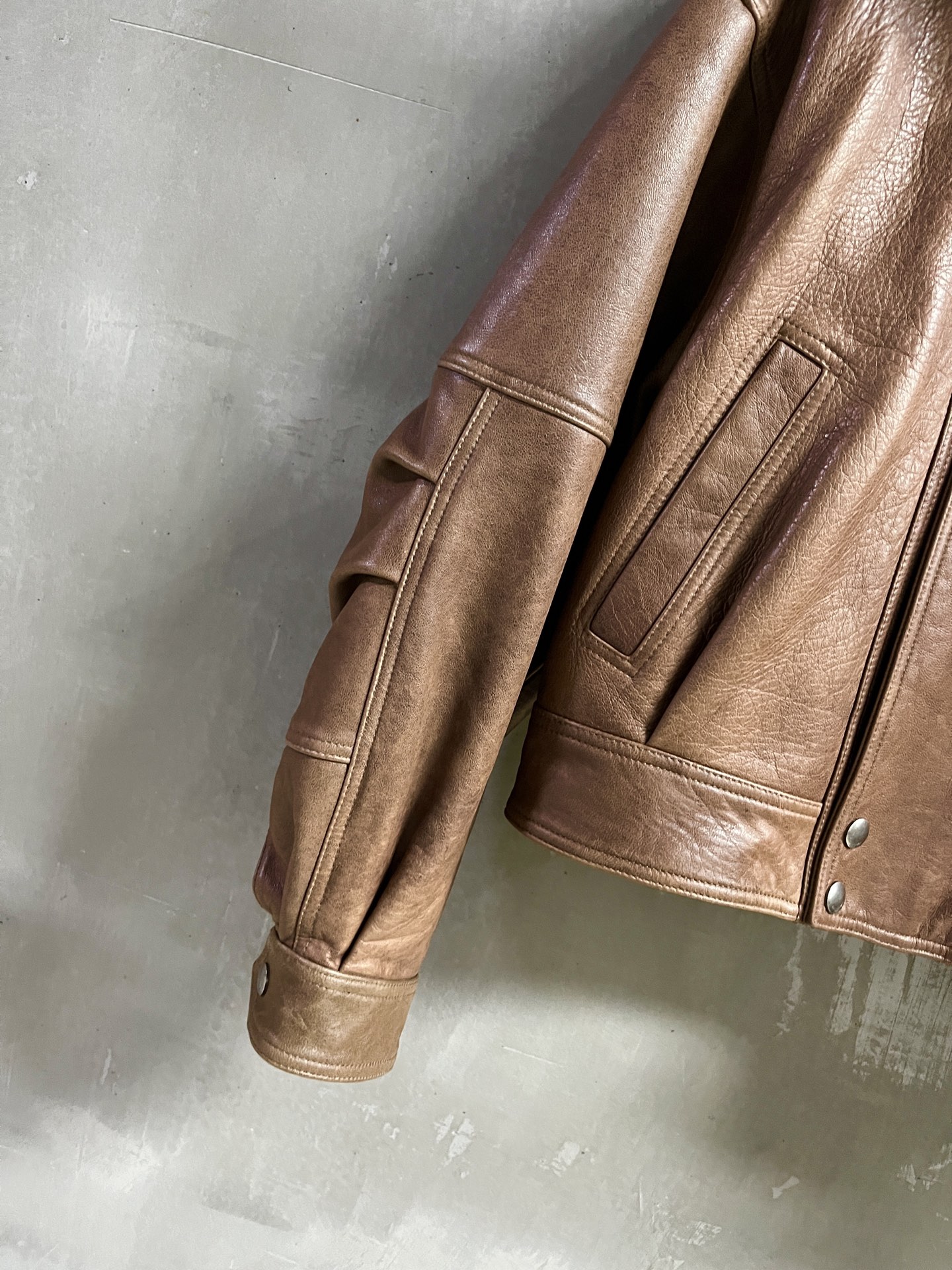 Stylish Saint Laurent Women’s Suit with Dust-Proof Bag and Leather Face in Size M-XL - 图片 5