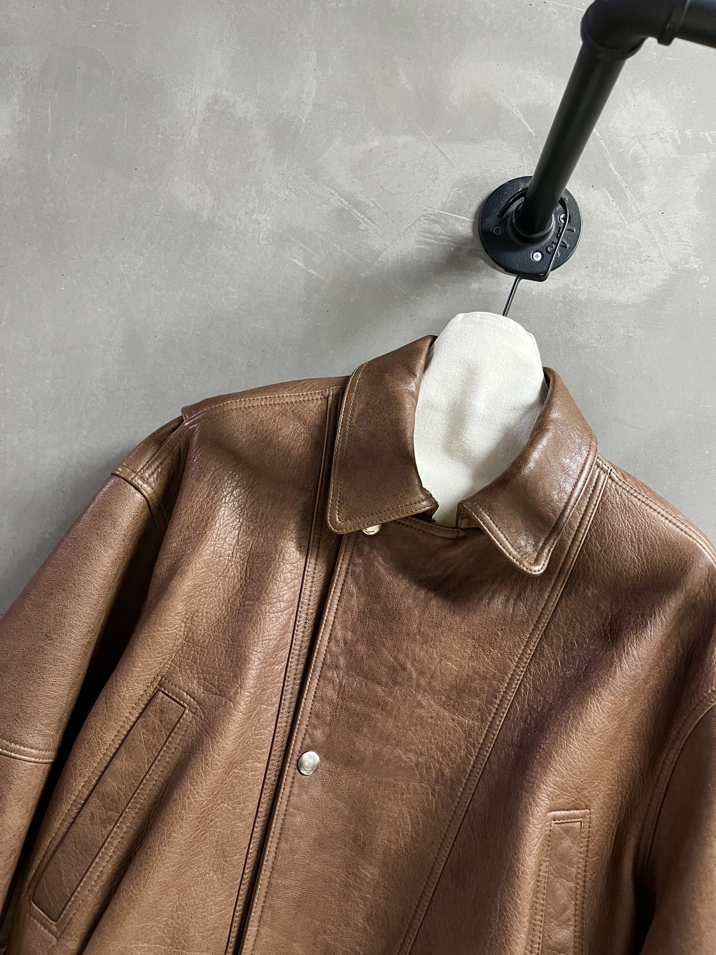 Stylish Saint Laurent Women’s Suit with Dust-Proof Bag and Leather Face in Size M-XL - 图片 6