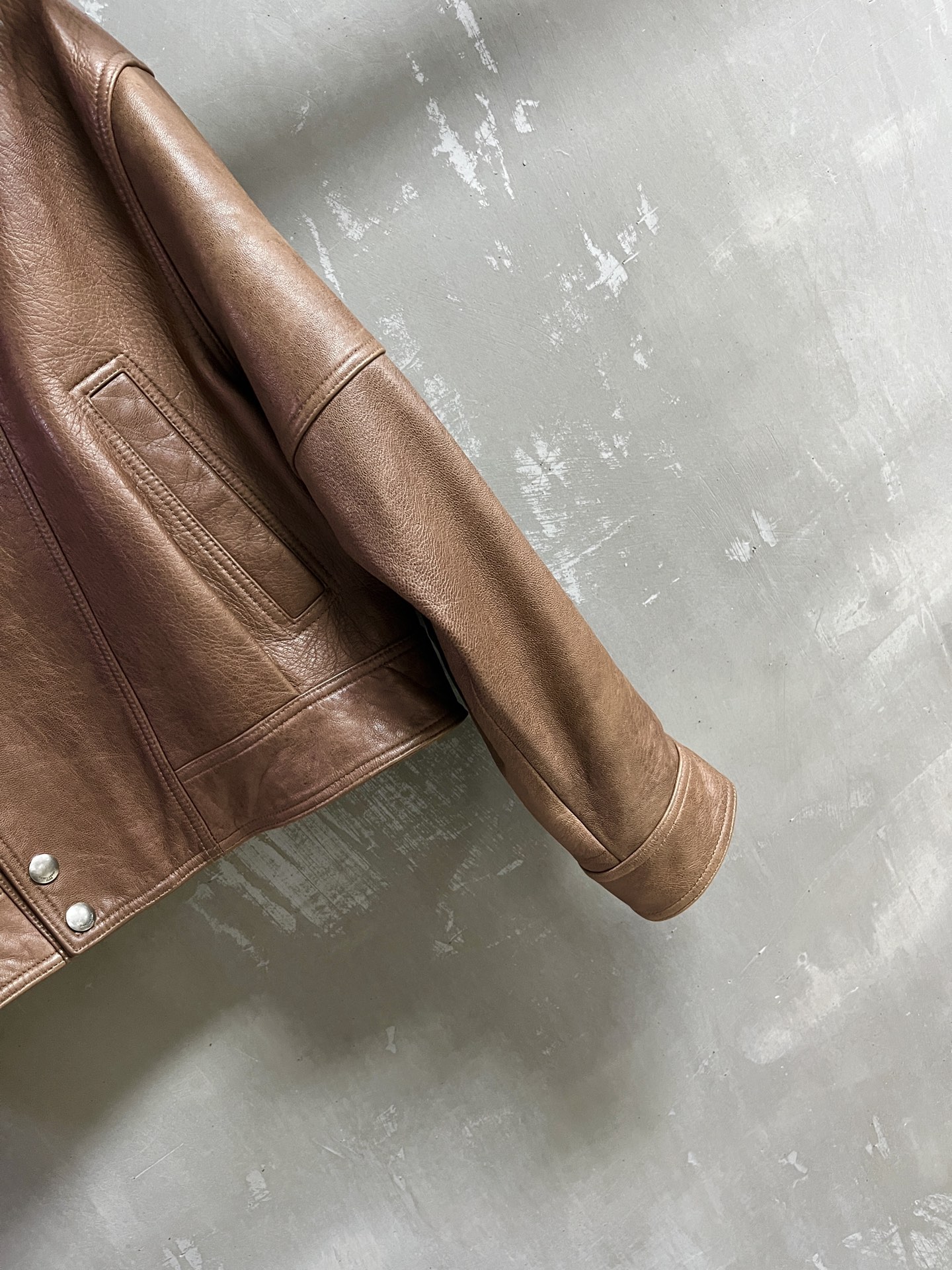 Stylish Saint Laurent Women’s Suit with Dust-Proof Bag and Leather Face in Size M-XL - 图片 4