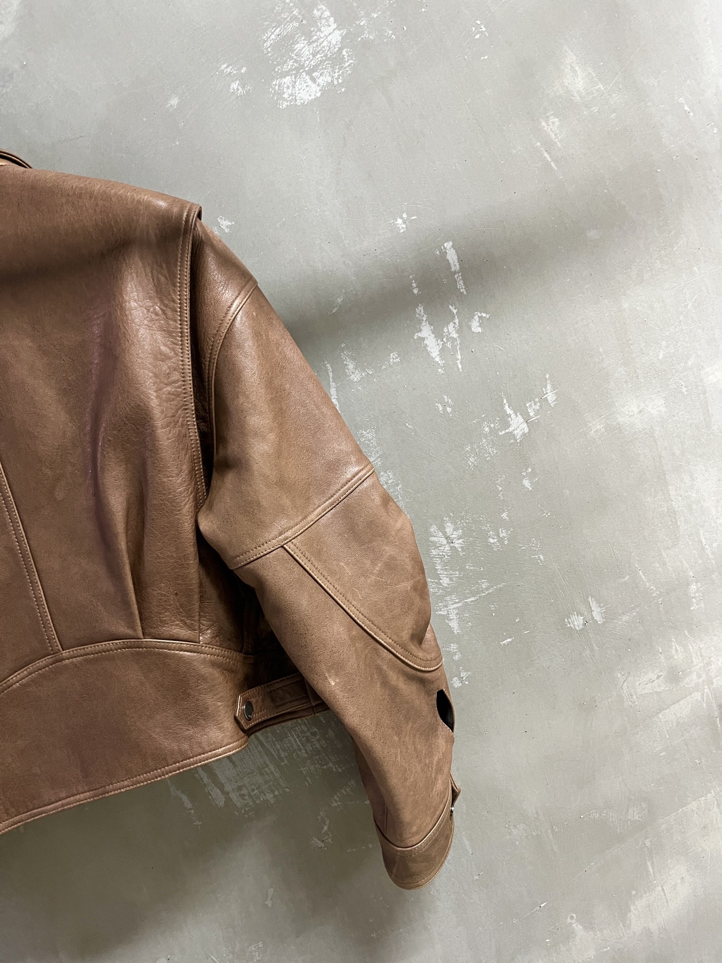 Stylish Saint Laurent Women’s Suit with Dust-Proof Bag and Leather Face in Size M-XL - 图片 7