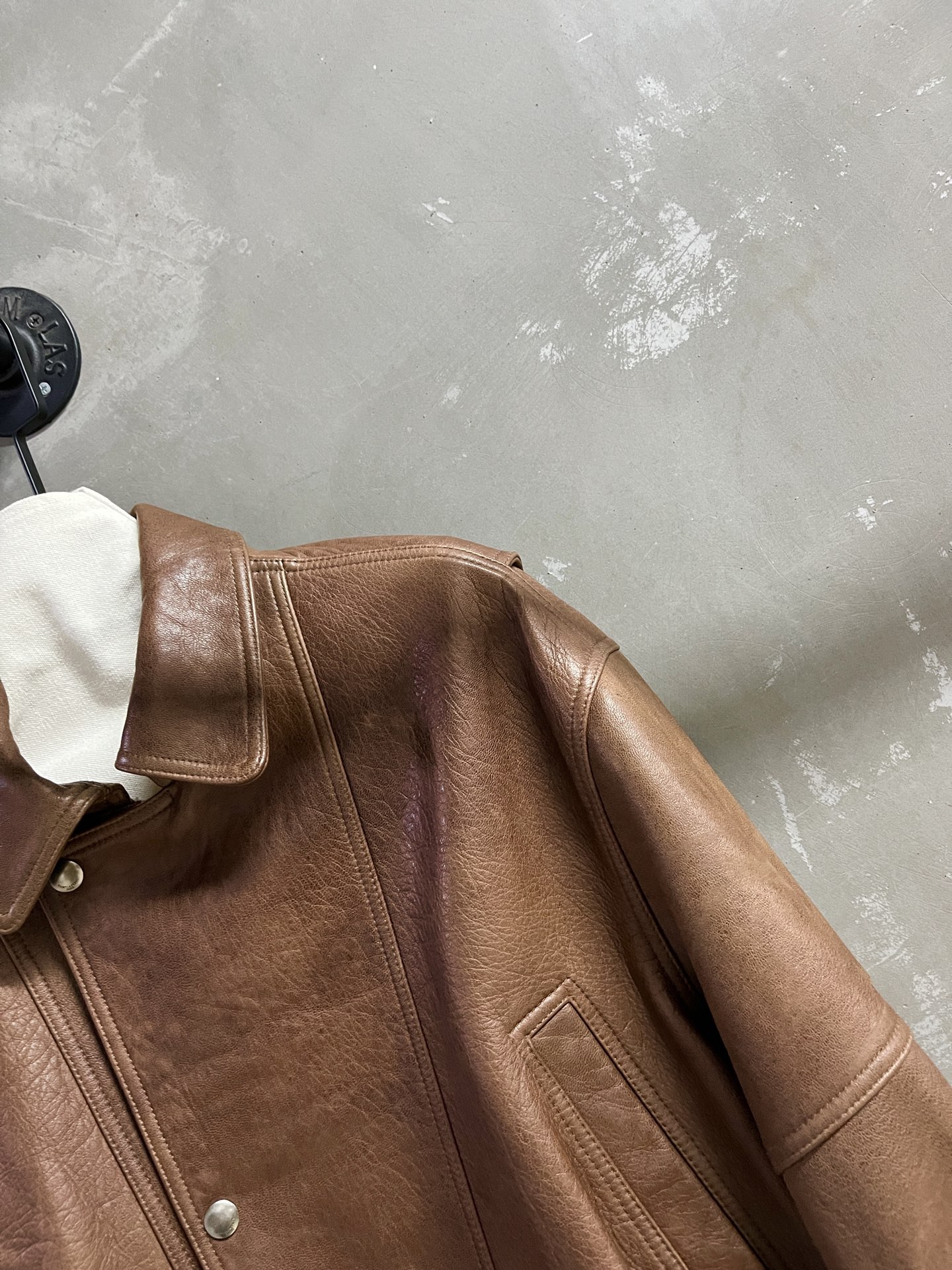 Stylish Saint Laurent Women’s Suit with Dust-Proof Bag and Leather Face in Size M-XL - 图片 3